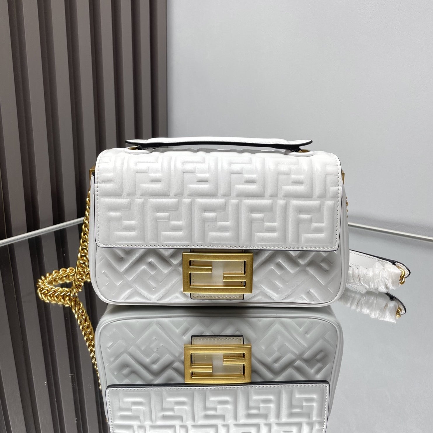 Fend Baguette 24 Bag With FF Motif White Leather Ghw mysite