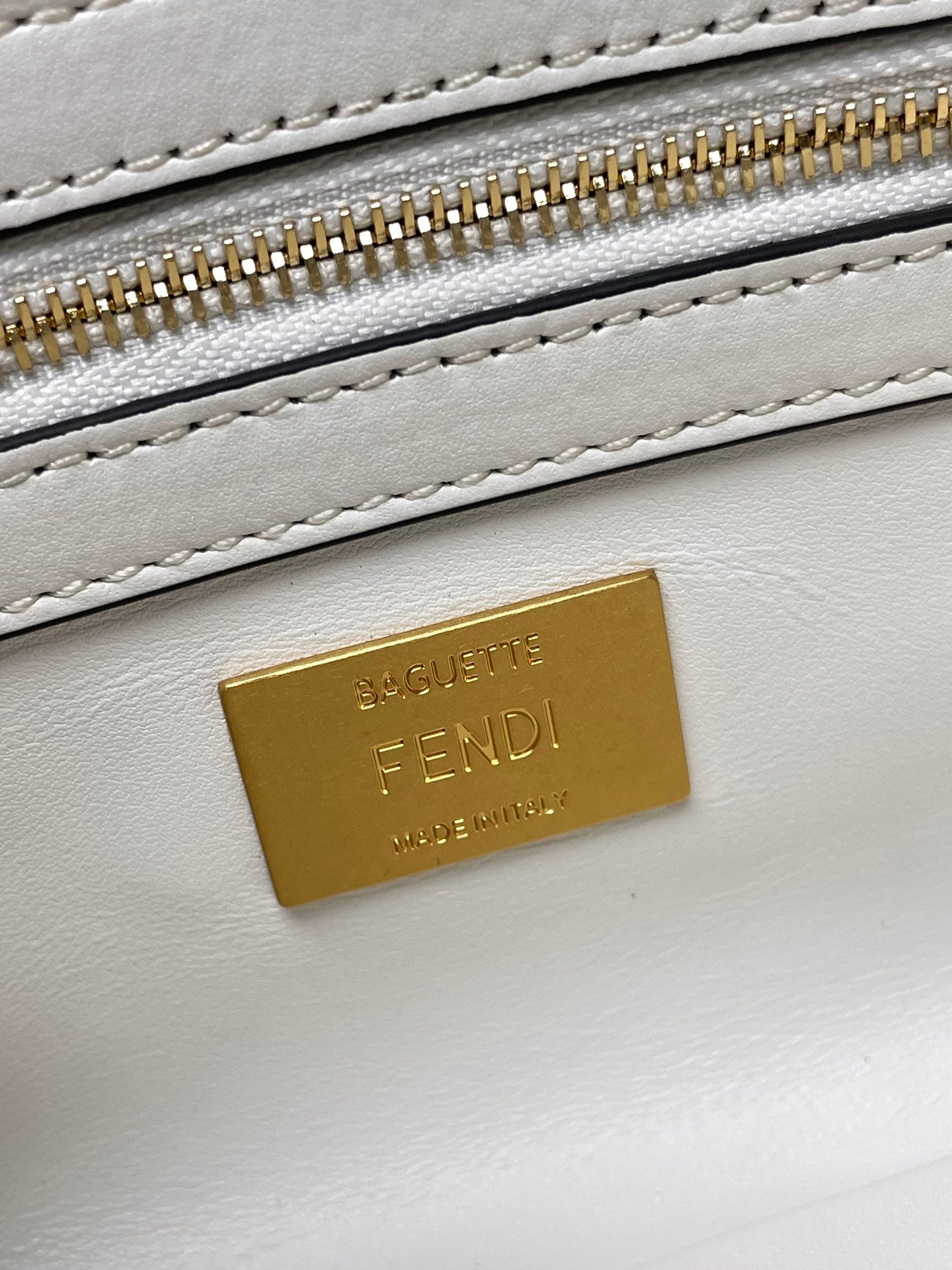 Fend Baguette 24 Bag With FF Motif White Leather Ghw mysite