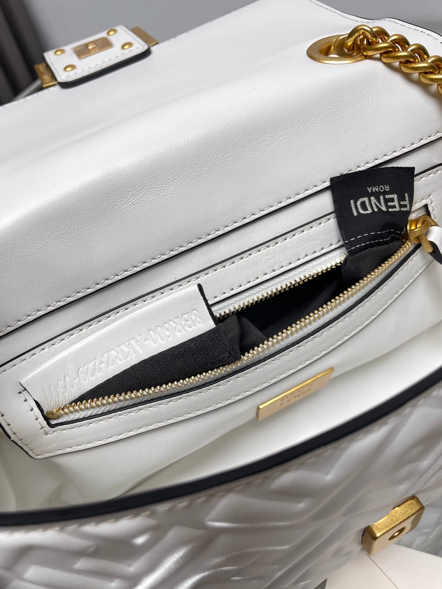 Fend Baguette 24 Bag With FF Motif White Leather Ghw mysite