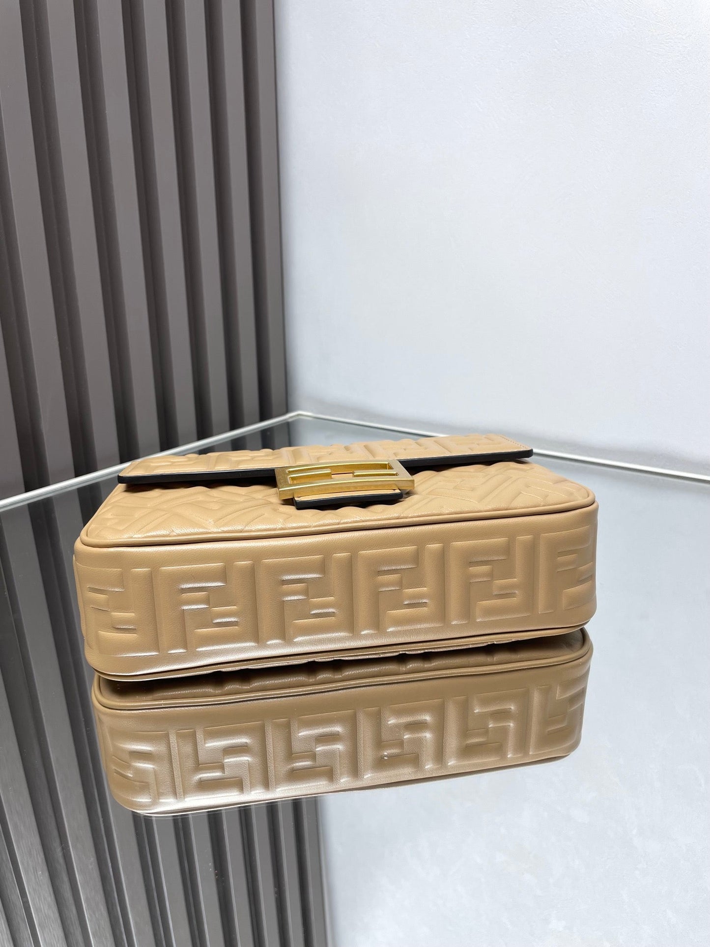 Fend Baguette 24 Bag With FF Motif Beige Leather Ghw mysite