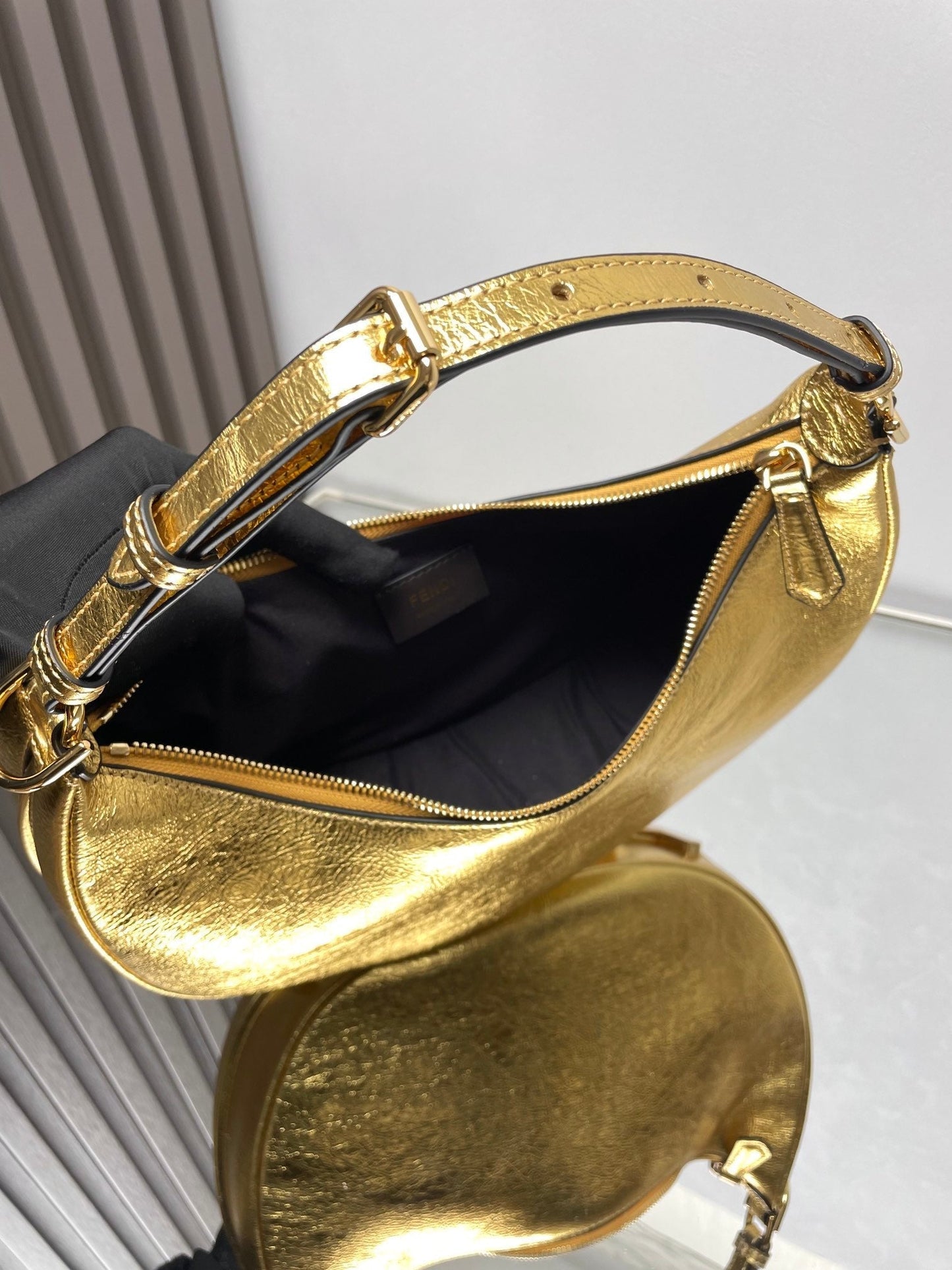 FENDIGRAPHY MEDIUM 29 IN GOLD METALLIC SMOOTH LAMBSKIN GOLD HARDWARE mysite