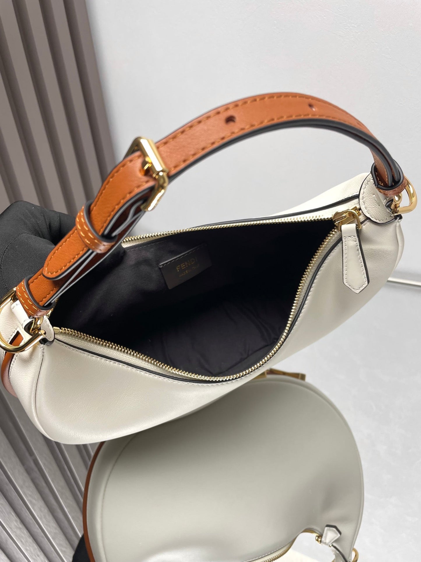 FENDIGRAPHY MEDIUM 29 IN WHITE AND ORANGE TRIM SMOOTH LAMBSKIN GOLD HARDWARE mysite