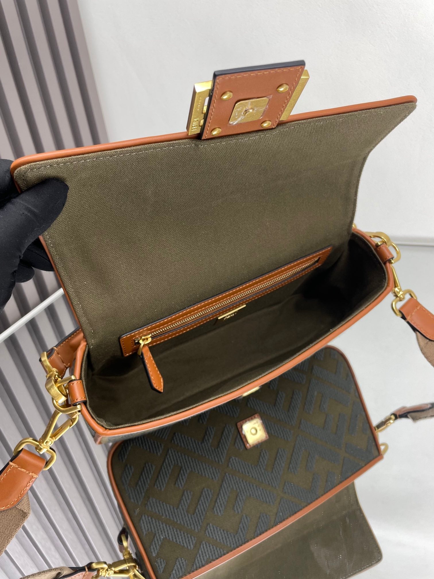 Fend Baguette Green Canvas Bag 27 with FF Embroidery Ghw mysite