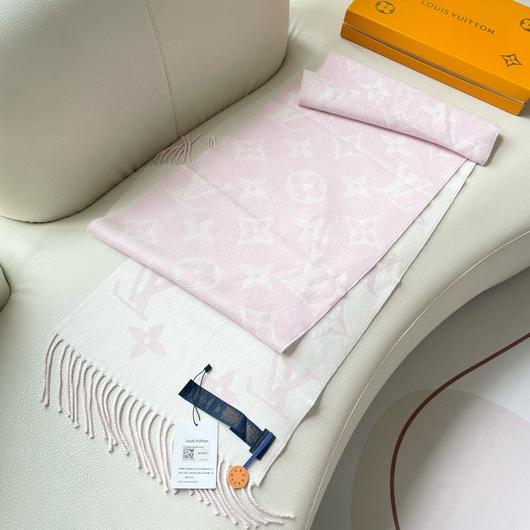 ESSENTIAL SCARF 186 CM IN LIGHT PINK WOOL 399778 mysite