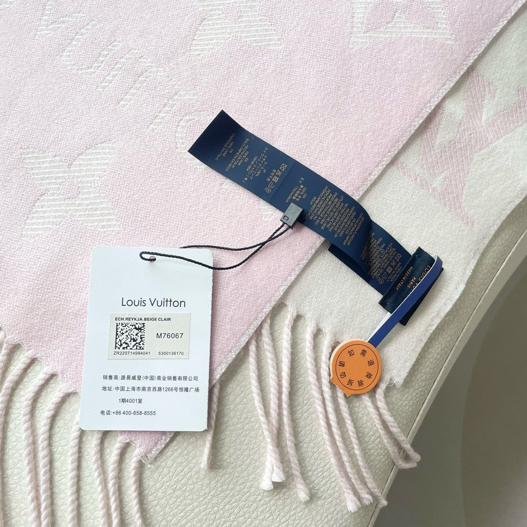 ESSENTIAL SCARF 186 CM IN LIGHT PINK WOOL 399778 mysite