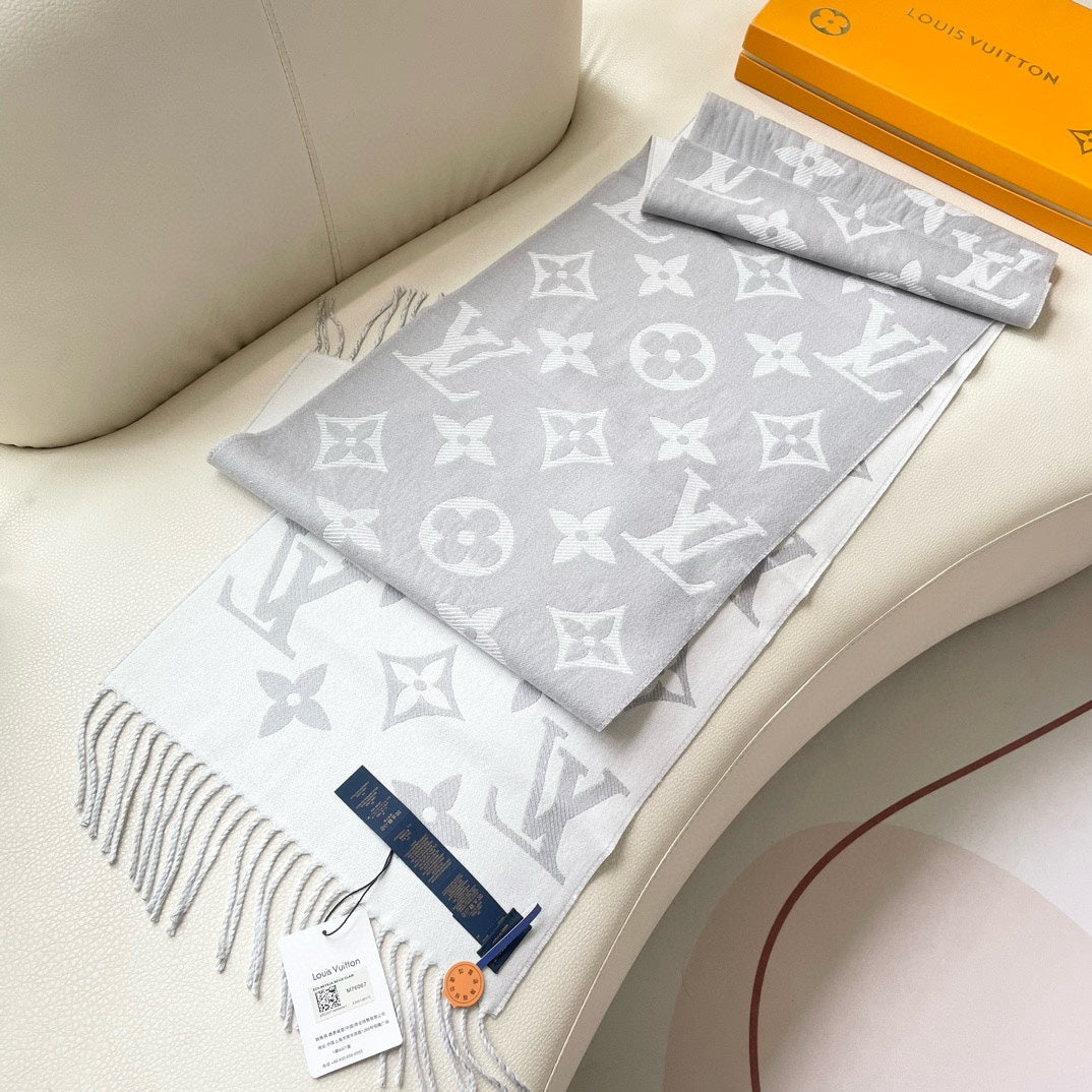 ESSENTIAL SCARF 186 CM IN LIGHT GRAY WOOL 399774 mysite