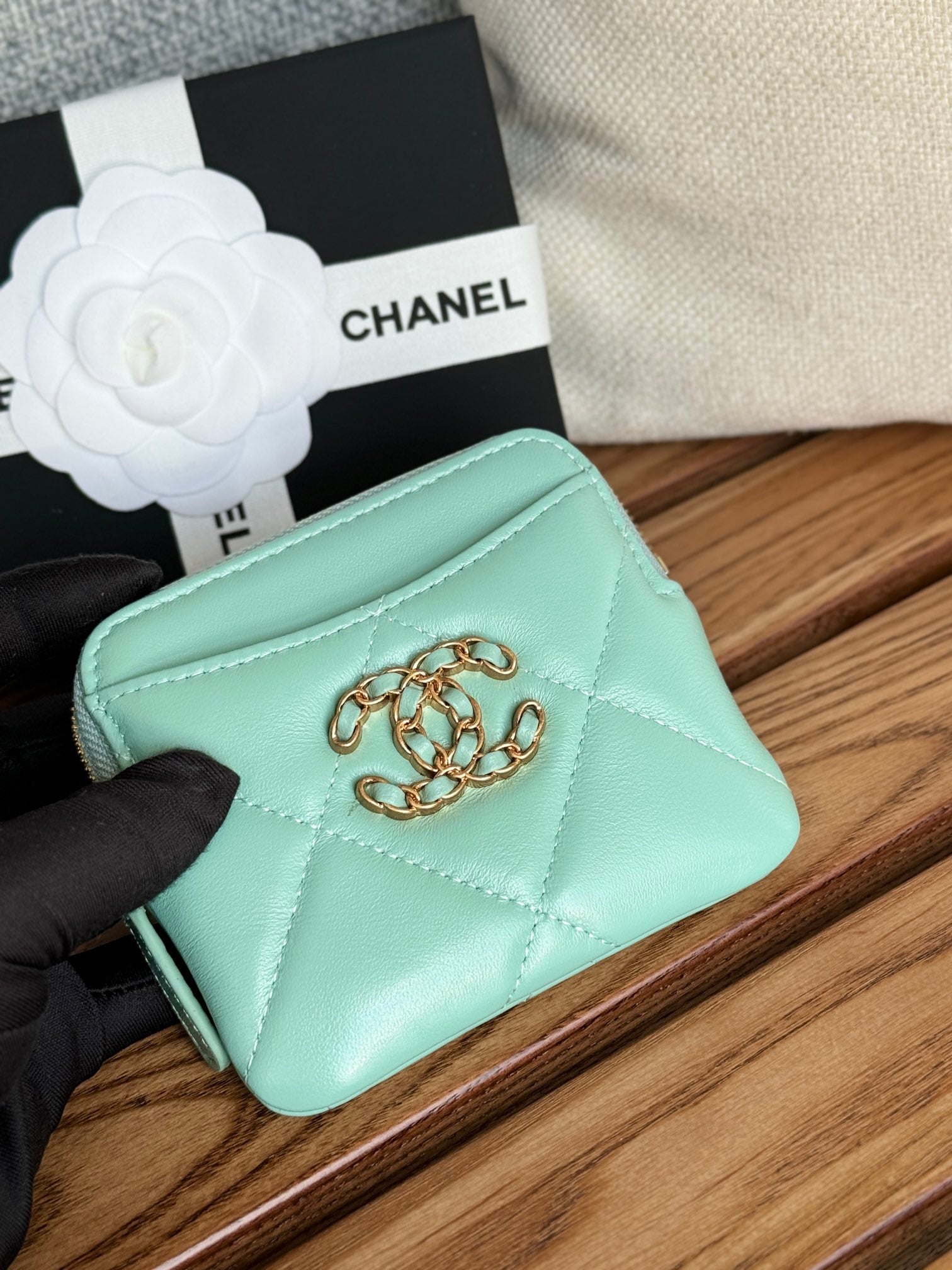 cc 19 zipped coin purse 11cm turquoise blue lambskin gold hardware mysite