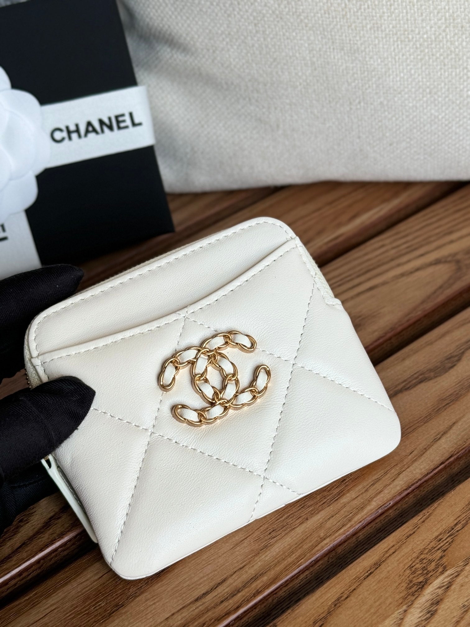cc 19 zipped coin purse 11cm white lambskin gold hardware mysite