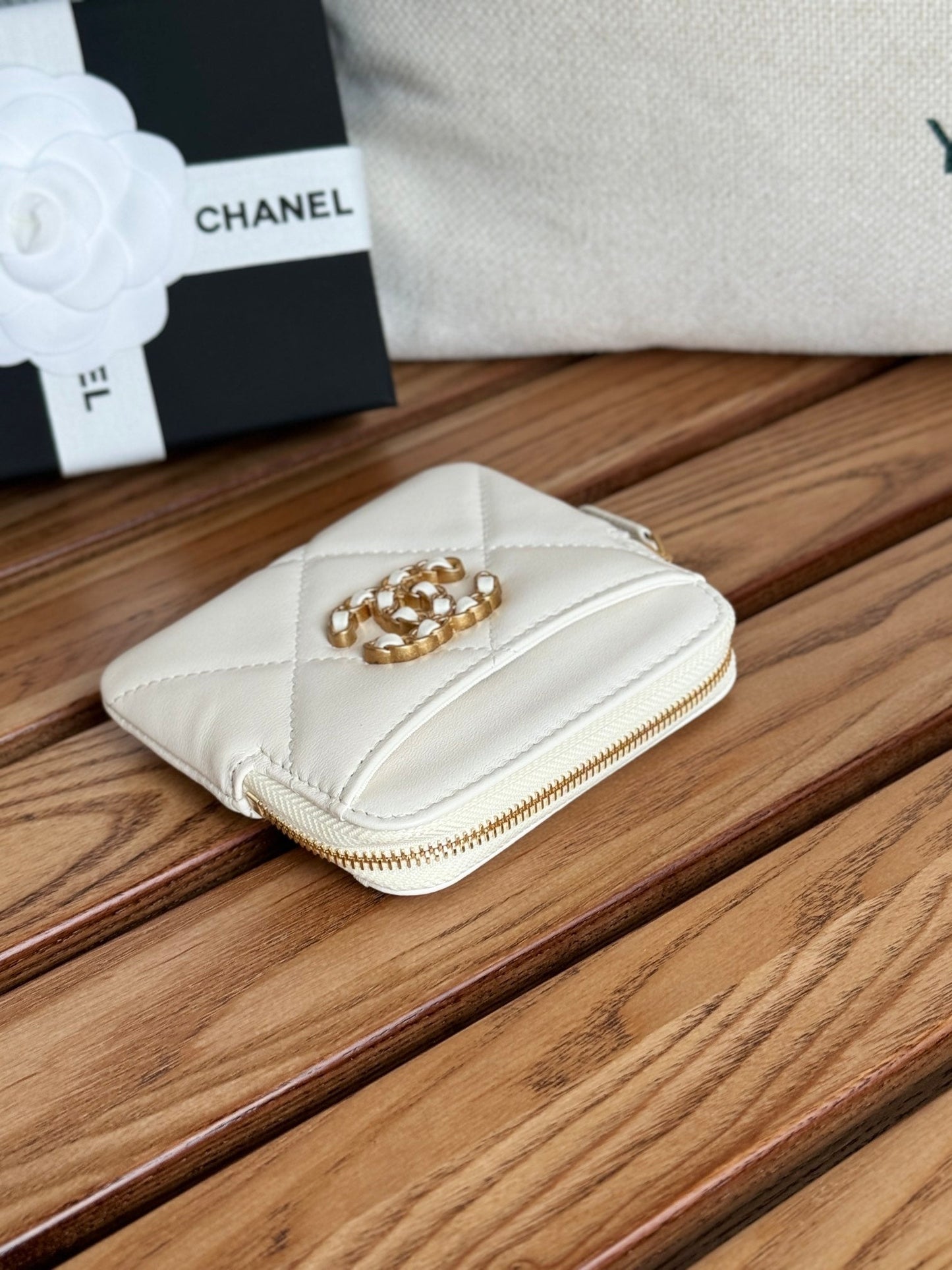 cc 19 zipped coin purse 11cm white lambskin gold hardware mysite