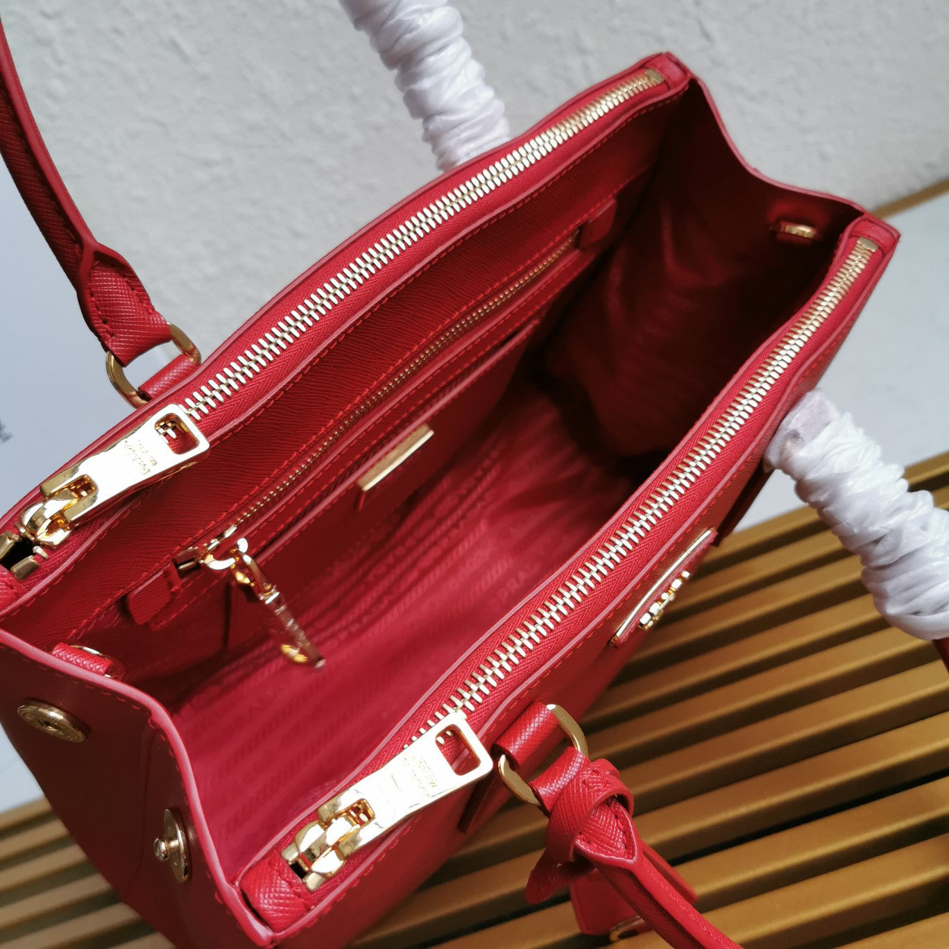 PRA GALLERIA 28 BAG IN CHERRY RED SAFFIANO LEATHER mysite
