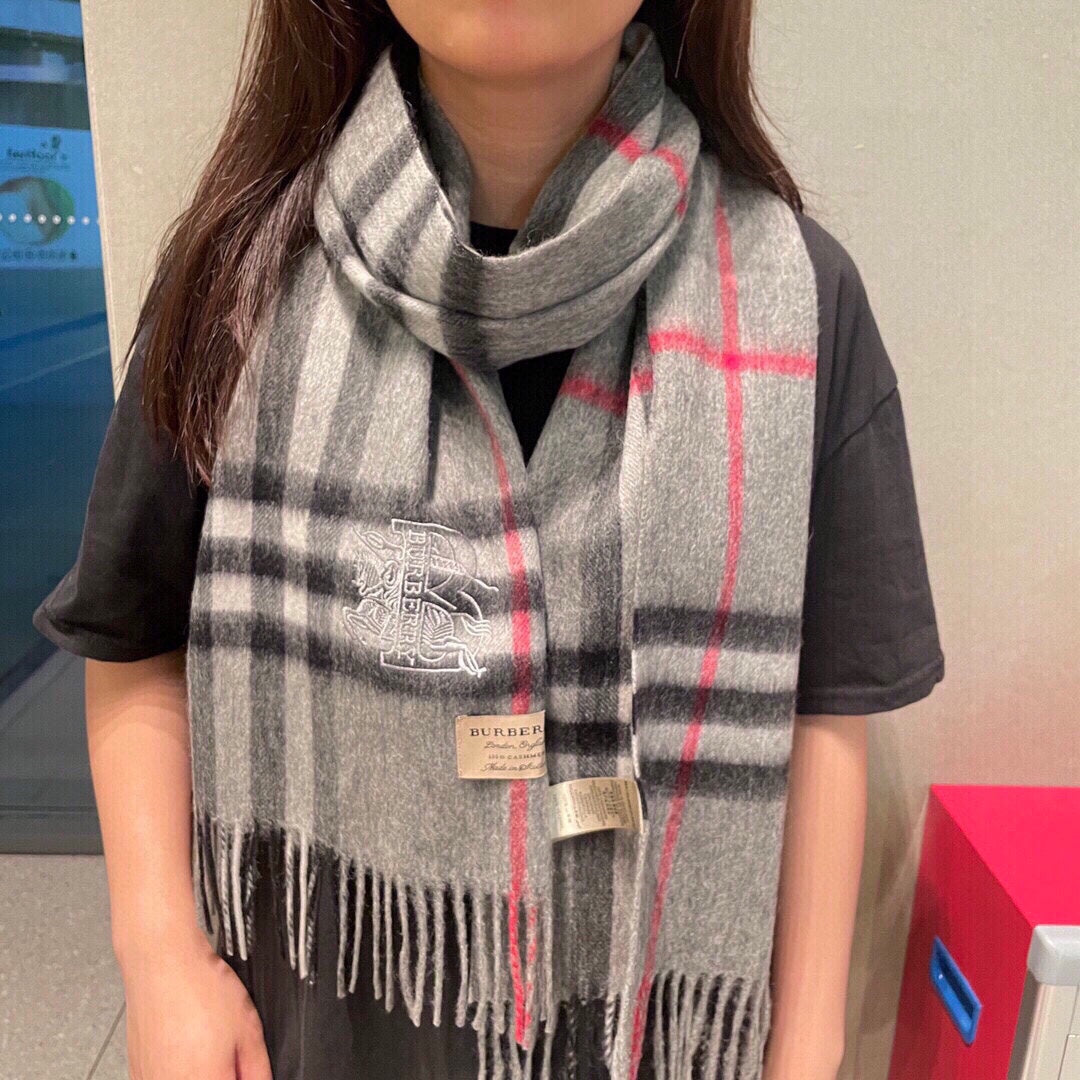 CLASSIC CHECK SCARF 180 CM IN DOVE GRAY MIX BLACK CASHMERE 394771 mysite