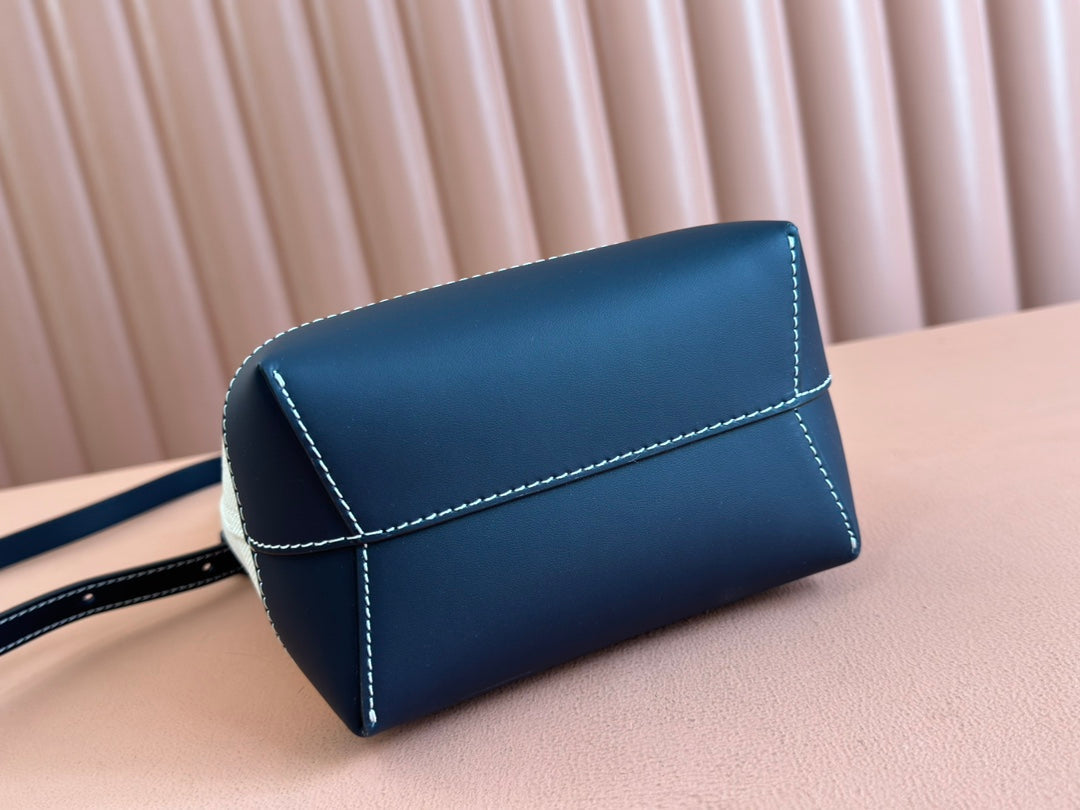 Gucci Bucket Bag Blue White Leather Canvas mysite