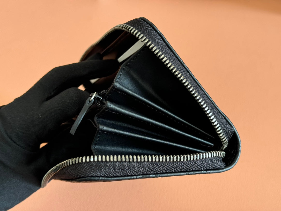 Gucci Zipper Wallet Black Embossed 248406 mysite