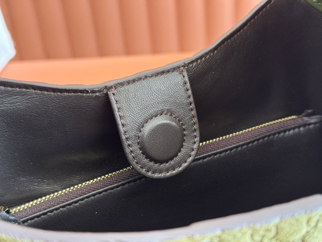 Gucci Body Double Lock Handbag Green Velvet Embossed Leather 244511 mysite