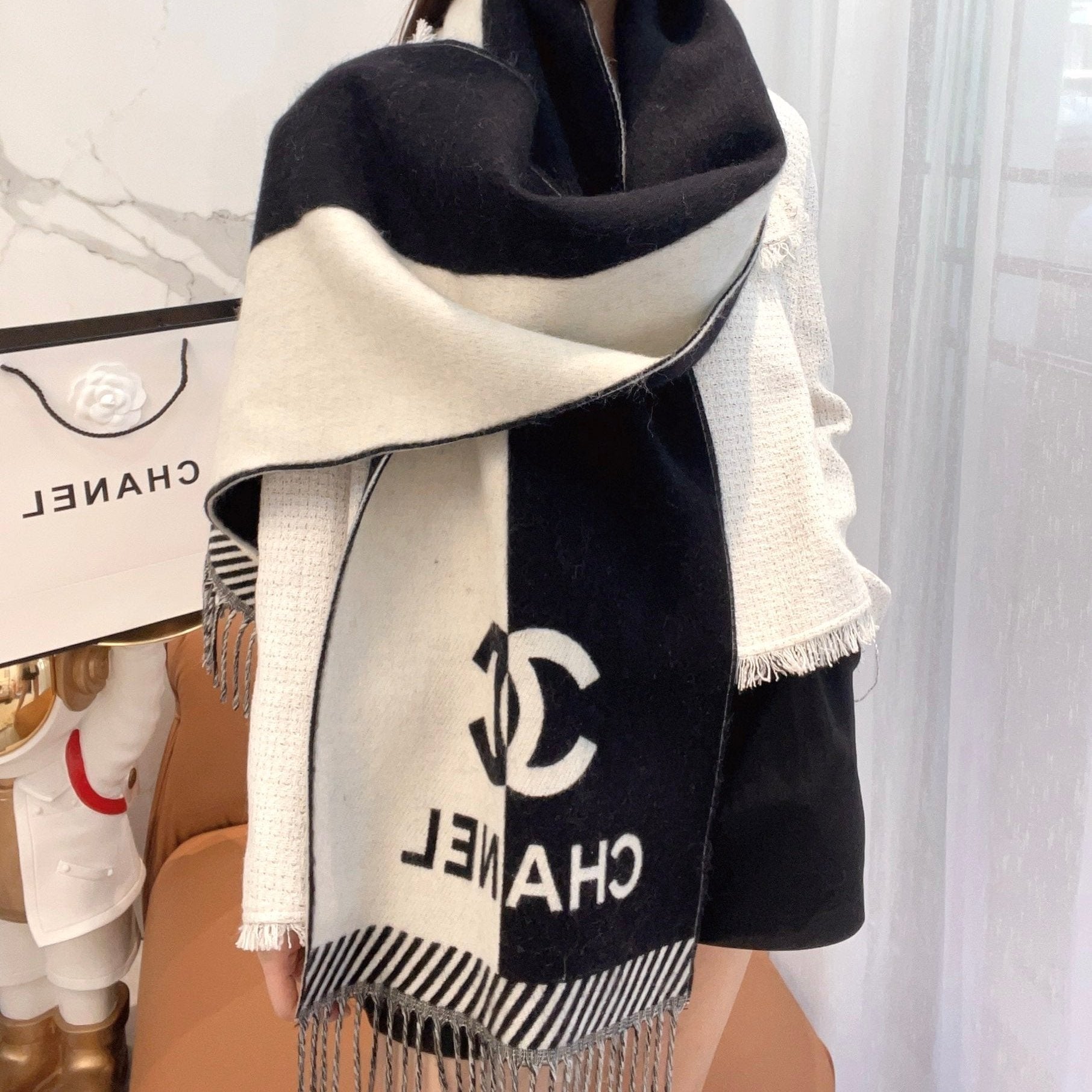 SCARF 184 CM IN BLACK MIX WHITE MERINO WOOL 393120 mysite