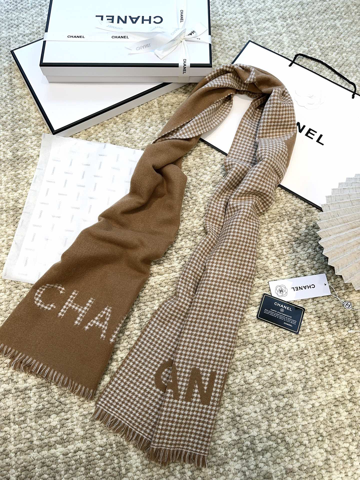 HOUNDSTOOTH SCARF 185 CM IN CAMEL BROWN CASHMERE 393124 mysite