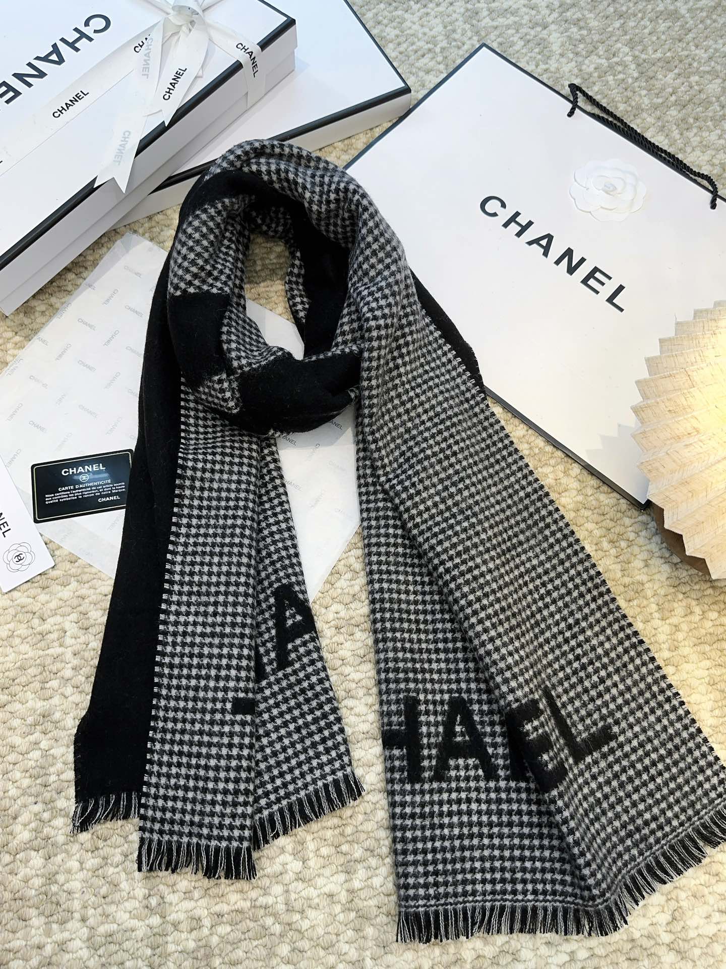 HOUNDSTOOTH SCARF 185 CM IN BLACK CASHMERE 393123 mysite