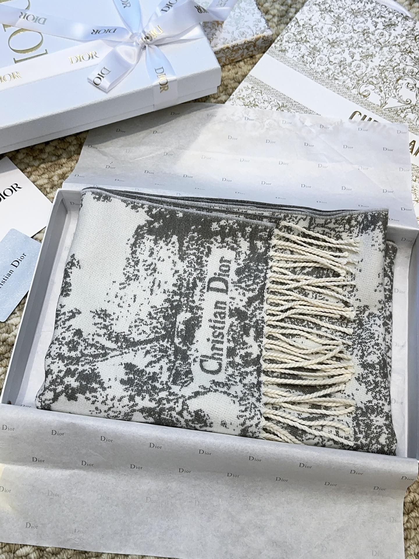 SCARF 220 CM IN WHITE MIX LIGHT GRAY MONOGRAM CASHMERE AND WOOL 413657 mysite