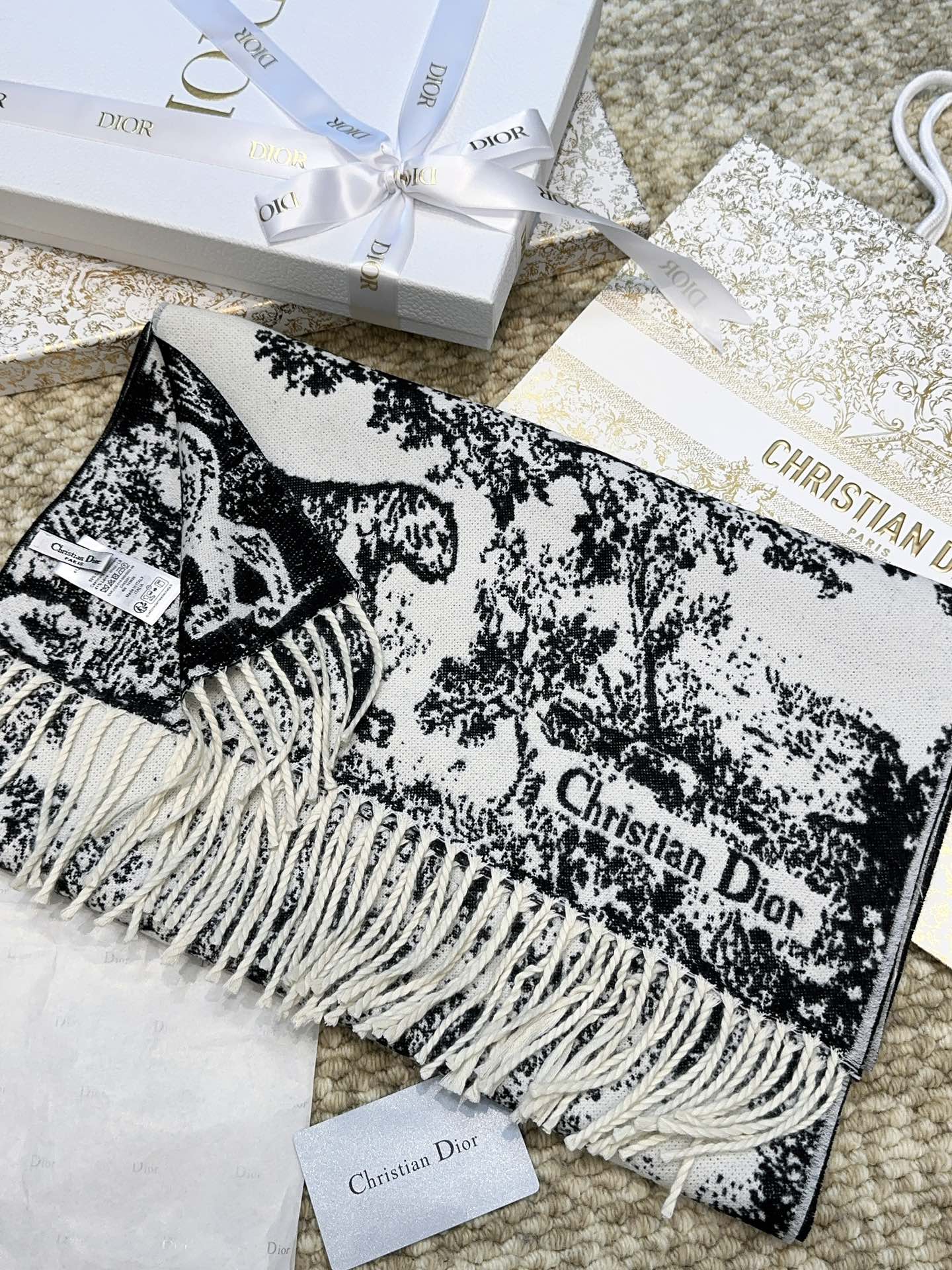 SCARF 220 CM IN BLACK MIX WHITE MONOGRAM CASHMERE AND WOOL 413658 mysite