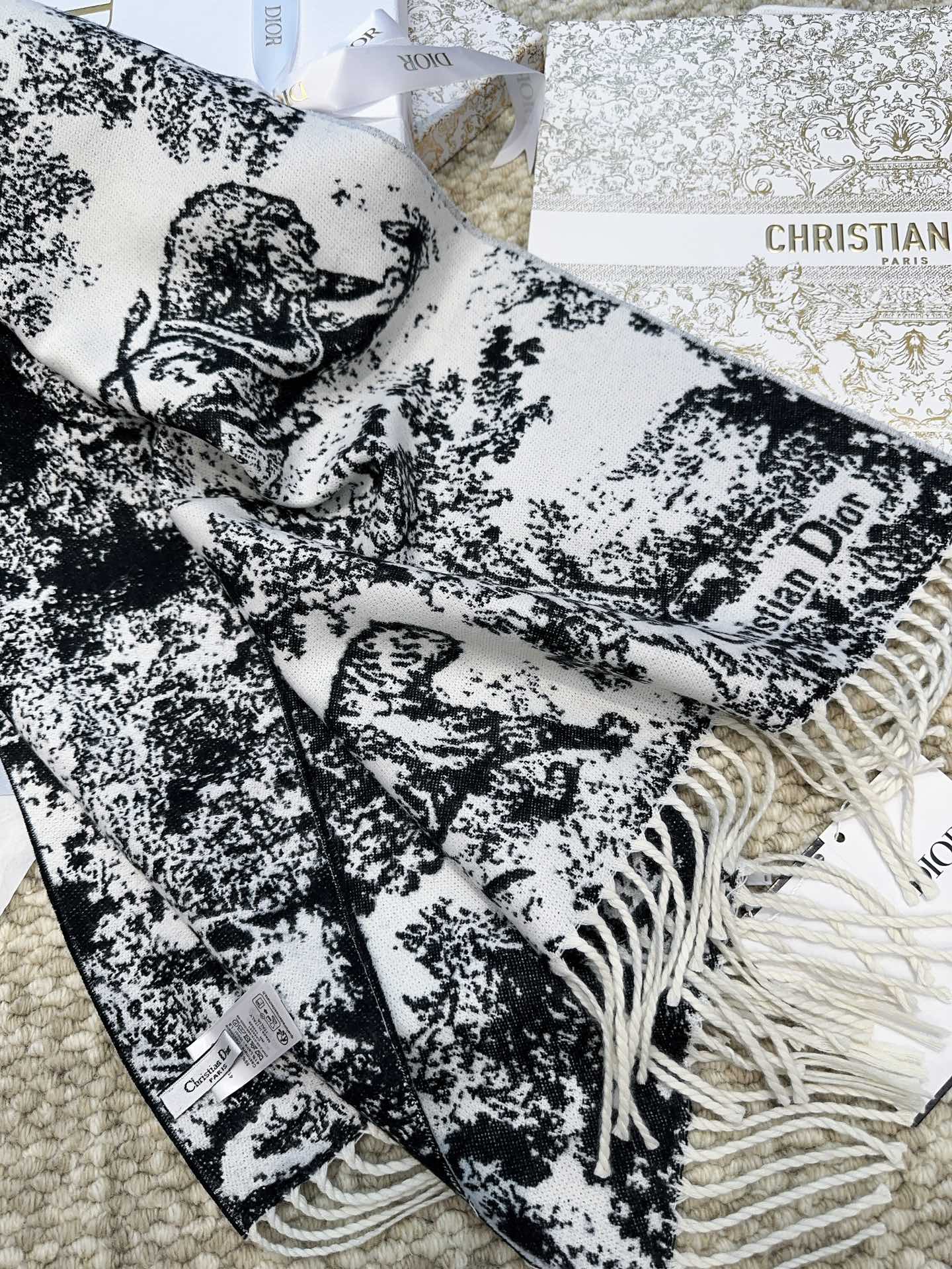 SCARF 220 CM IN BLACK MIX WHITE MONOGRAM CASHMERE AND WOOL 413658 mysite