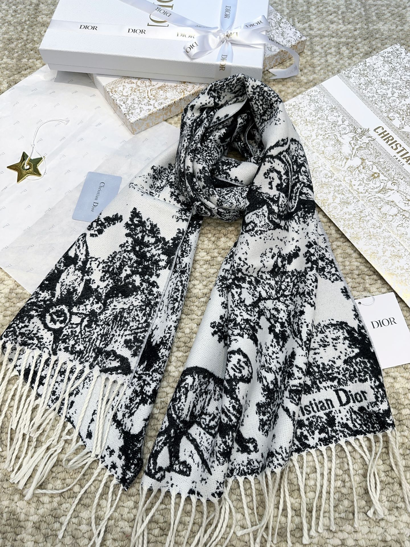 SCARF 220 CM IN BLACK MIX WHITE MONOGRAM CASHMERE AND WOOL 413658 mysite