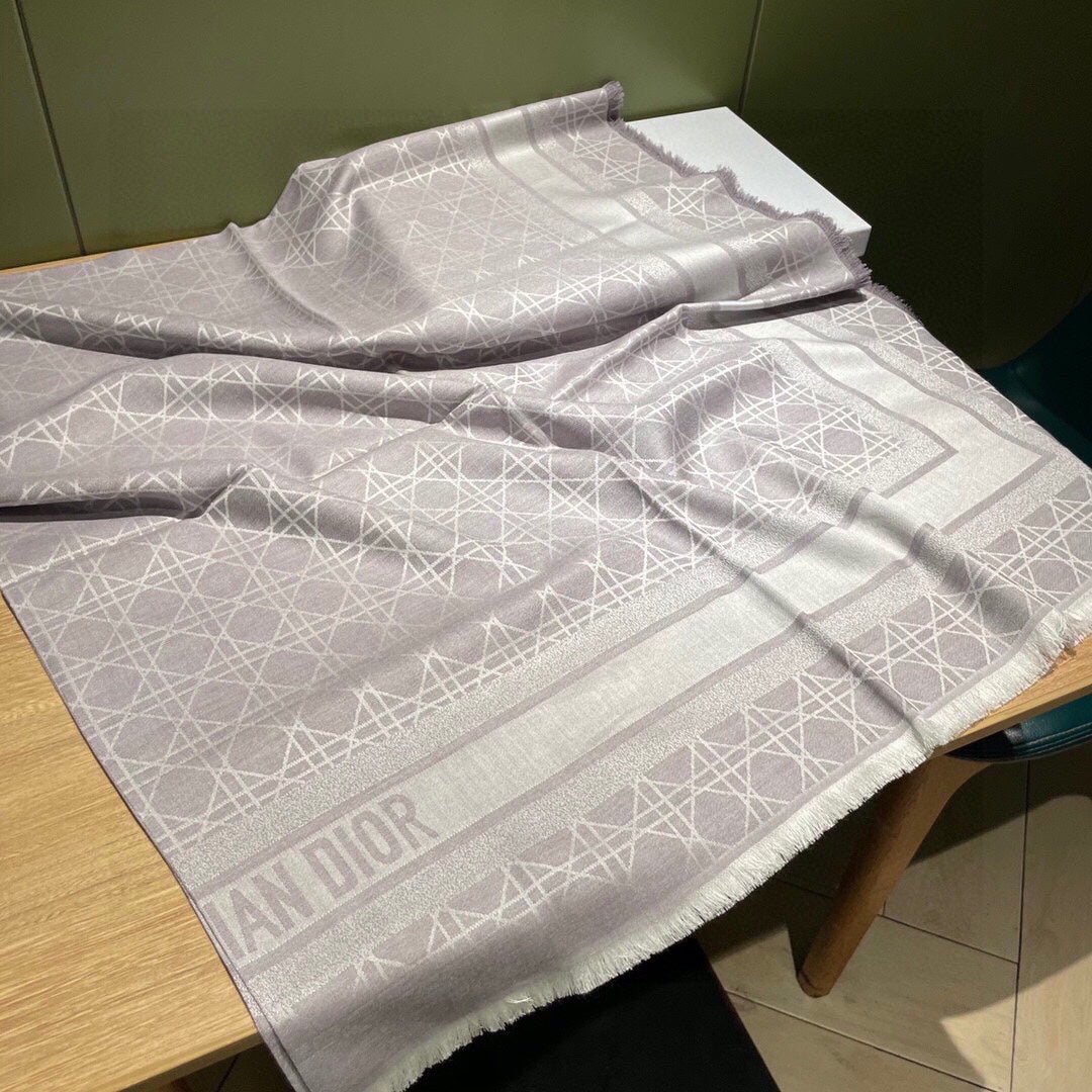 SQUARE SCARF 140 CM IN LIGHT PURPLE MIX WHITE  WOOL AND SILK  415456 mysite