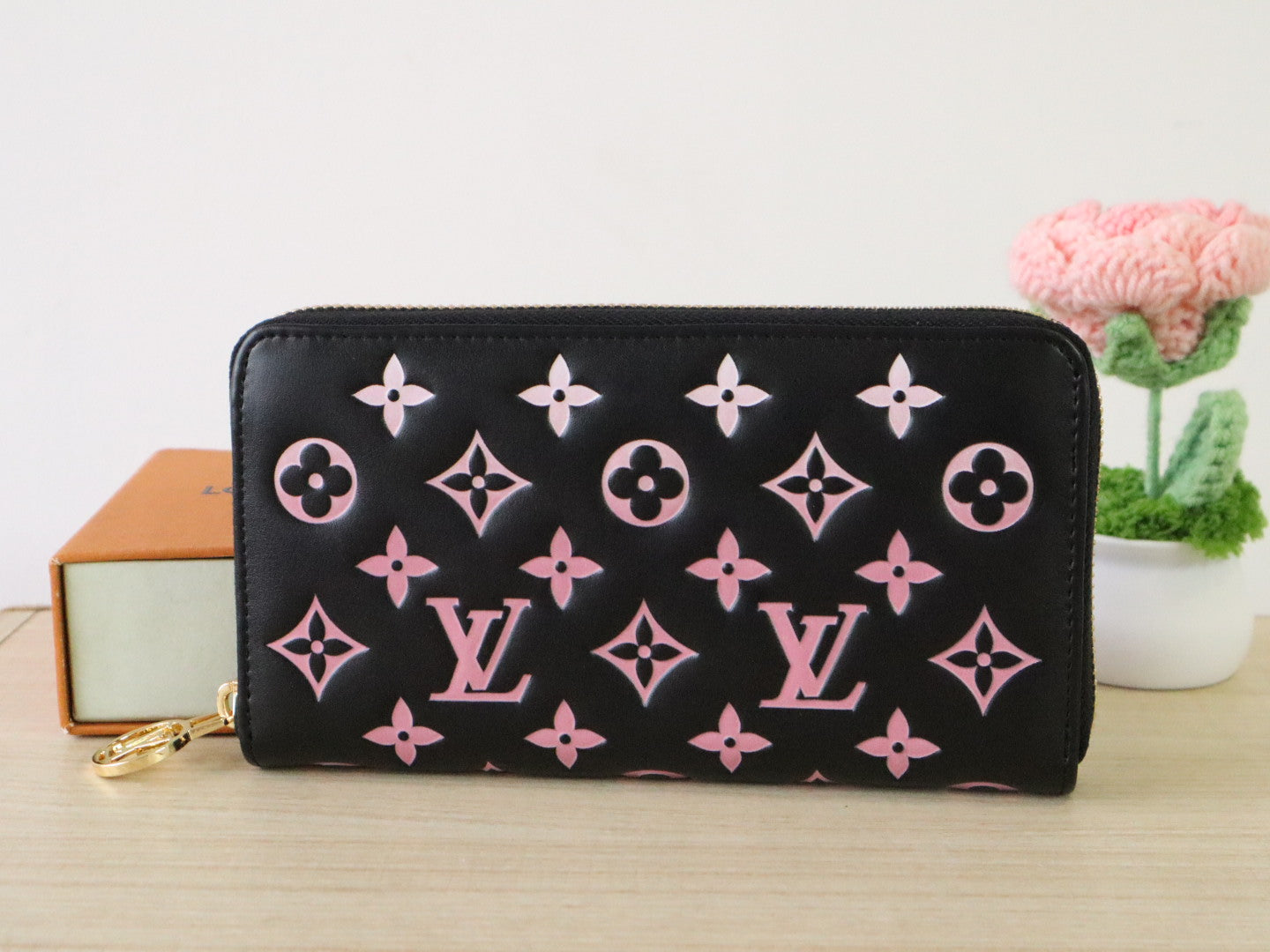 LV × TM Zippy Wallet 19.5cm Black Pink Monogram Embossed Lambskin GHW mysite