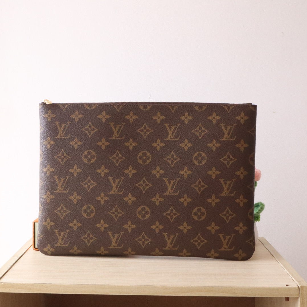 LV Pochette Clés 33cm Brown Monogram Canvas GHW mysite