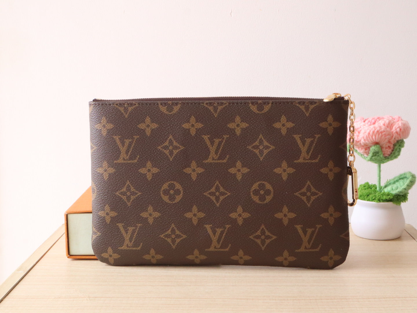 LV Pochette Clés Medium 24cm Brown Monogram Canvas GHW mysite