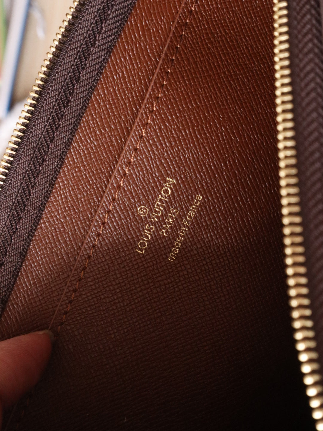 LV Pochette Clés Medium 24cm Brown Monogram Canvas GHW mysite