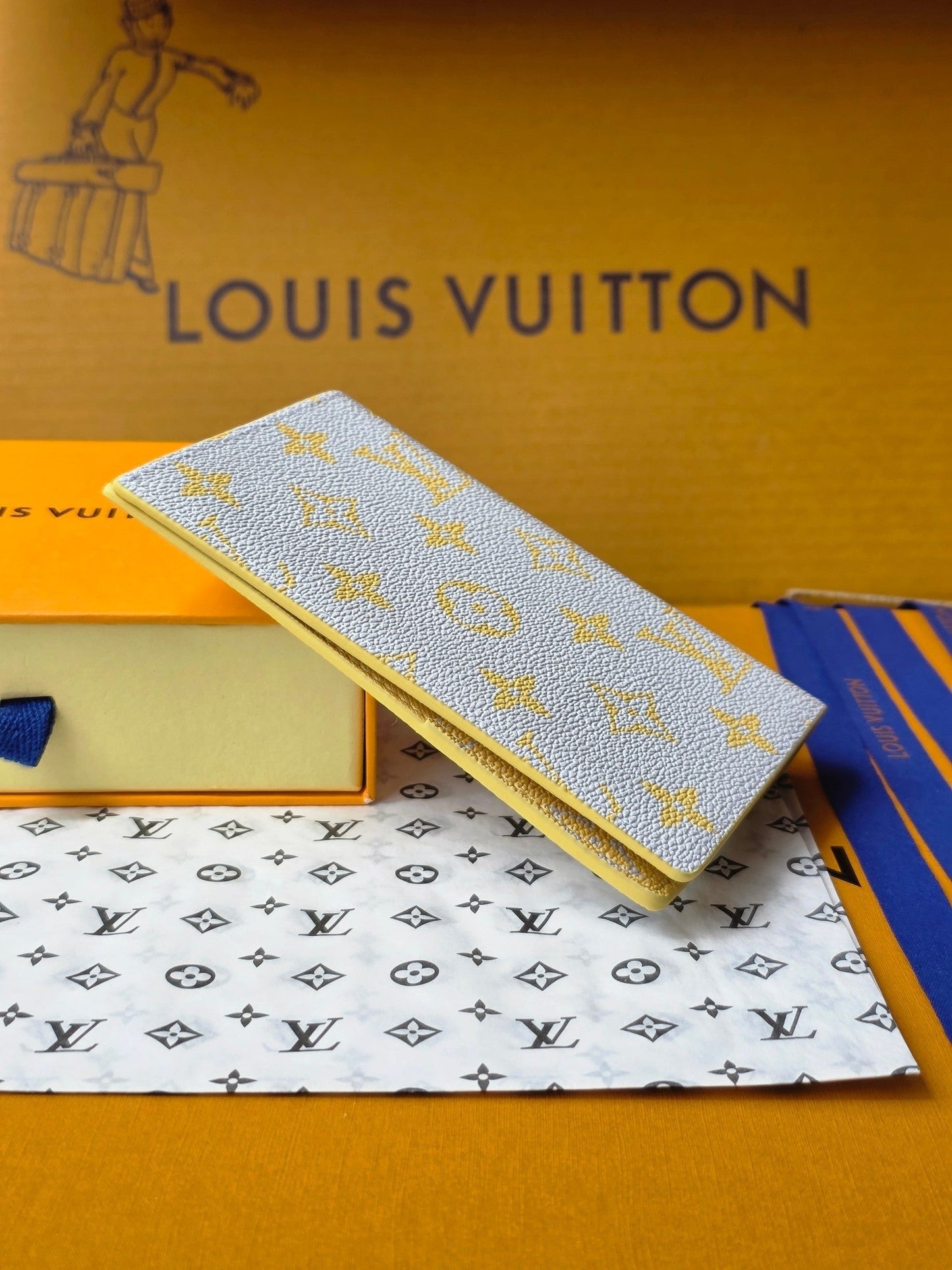 LV M14770 Passport Cover Gray Yellow Monogram Glow Canvas & Cowhide mysite