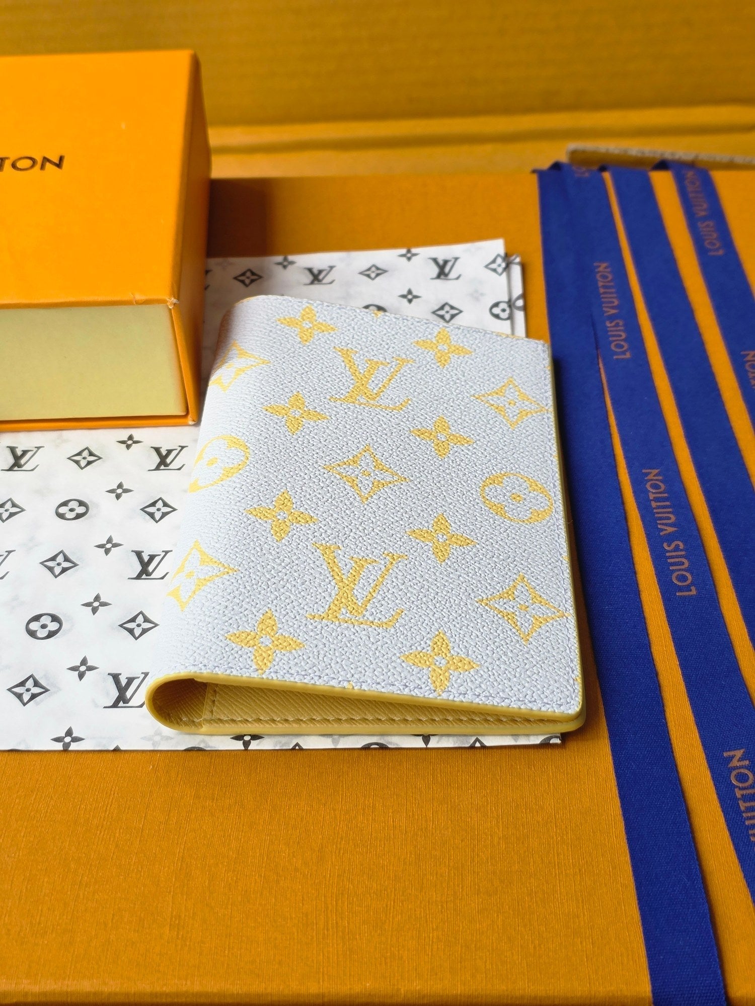 LV M14770 Passport Cover Gray Yellow Monogram Glow Canvas & Cowhide mysite