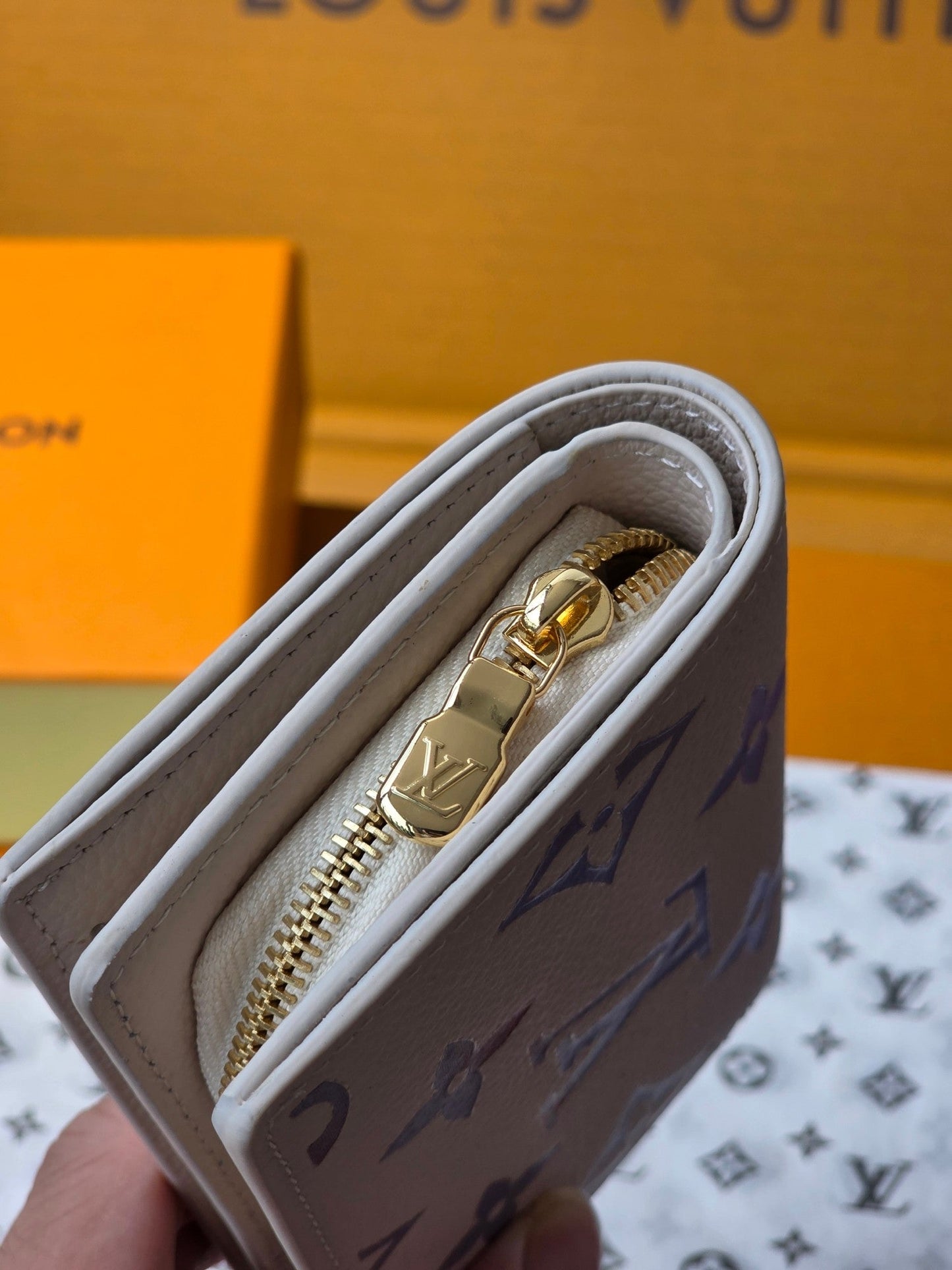 LV M25595 Cléa Wallet Dream Beige Embossed Grained Cowhide - Light GHW mysite