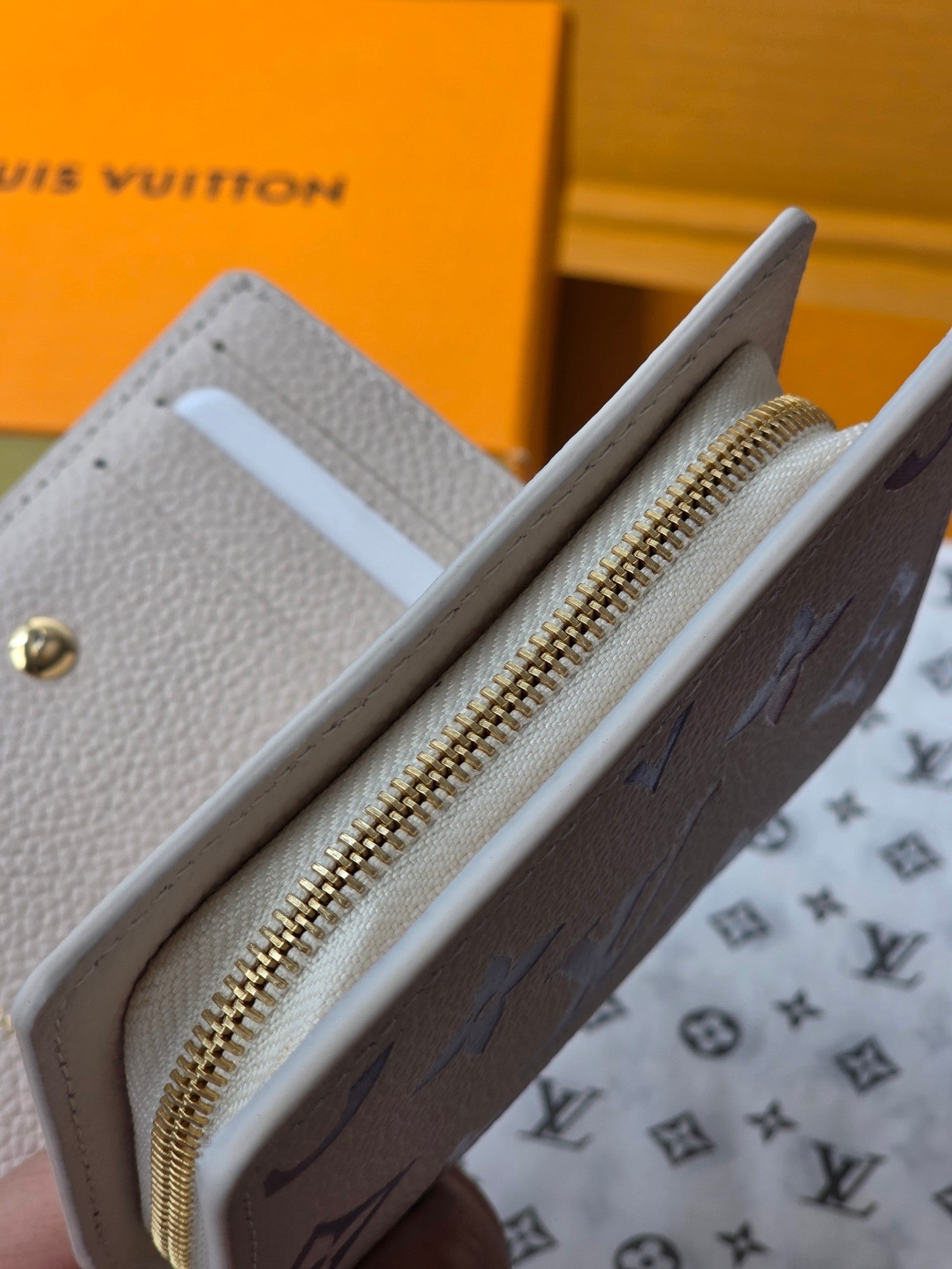 LV M25595 Cléa Wallet Dream Beige Embossed Grained Cowhide - Light GHW mysite