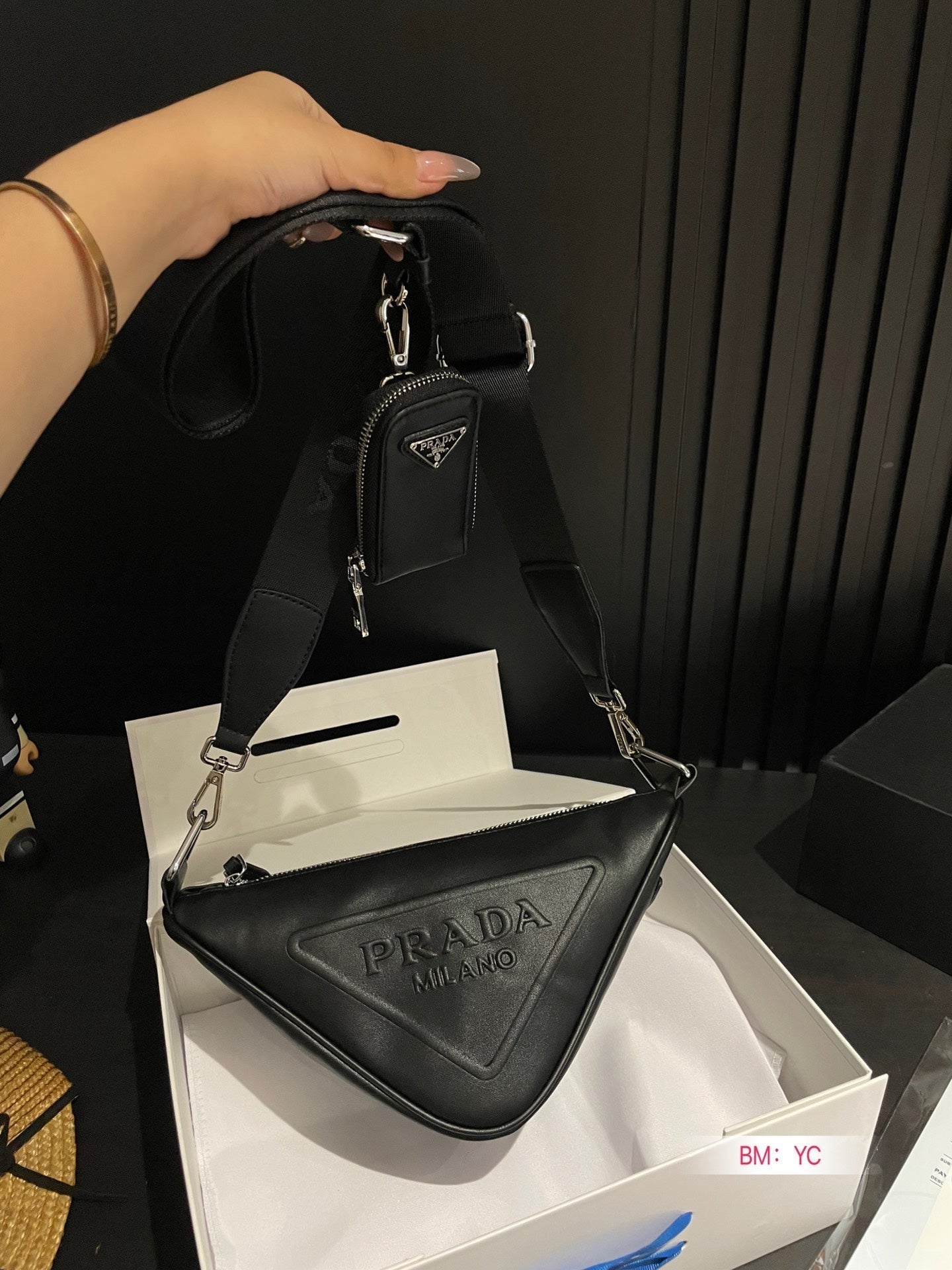 PRA TRIANGLE 26 SHOULDER BAG IN BLACK CALFSKIN mysite