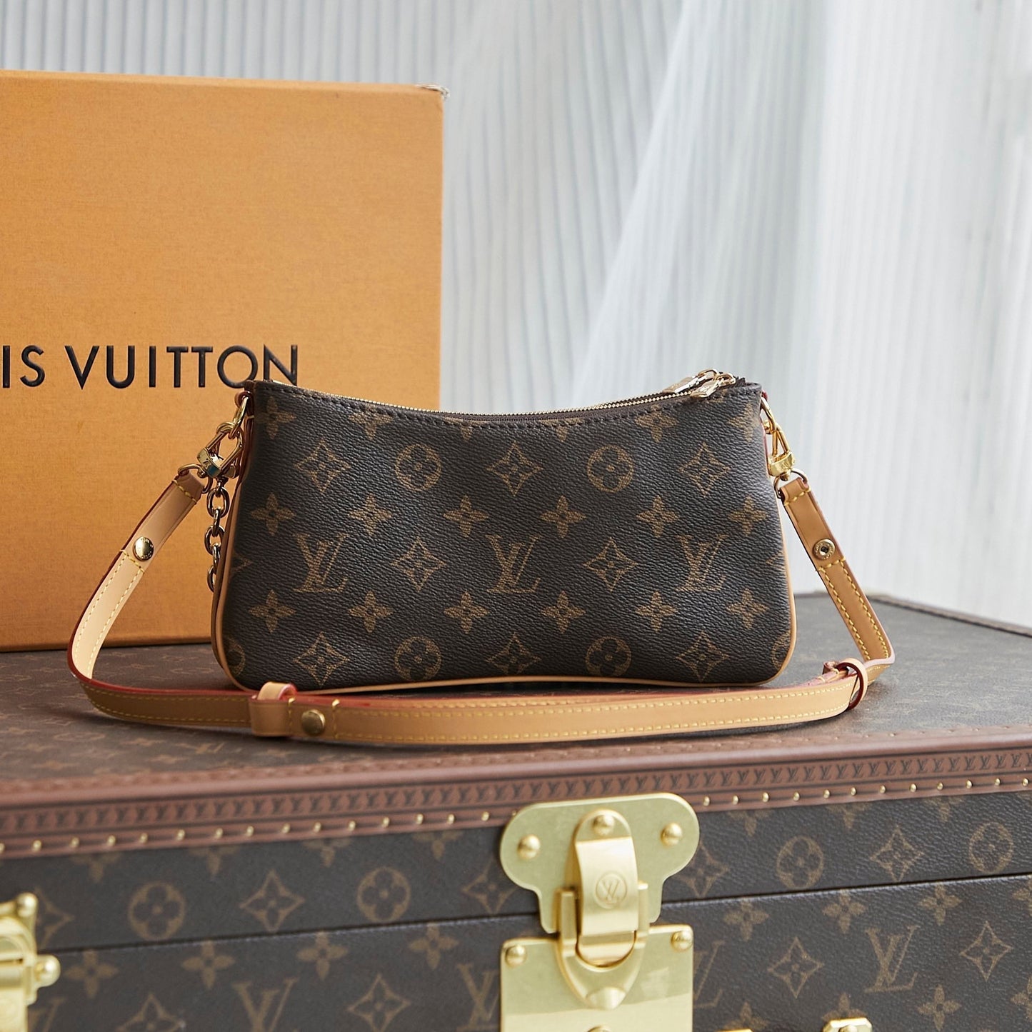 LIV POCHETTE 24 IN BROWN MONOGRAM CANVAS GOLD HARDWARE mysite