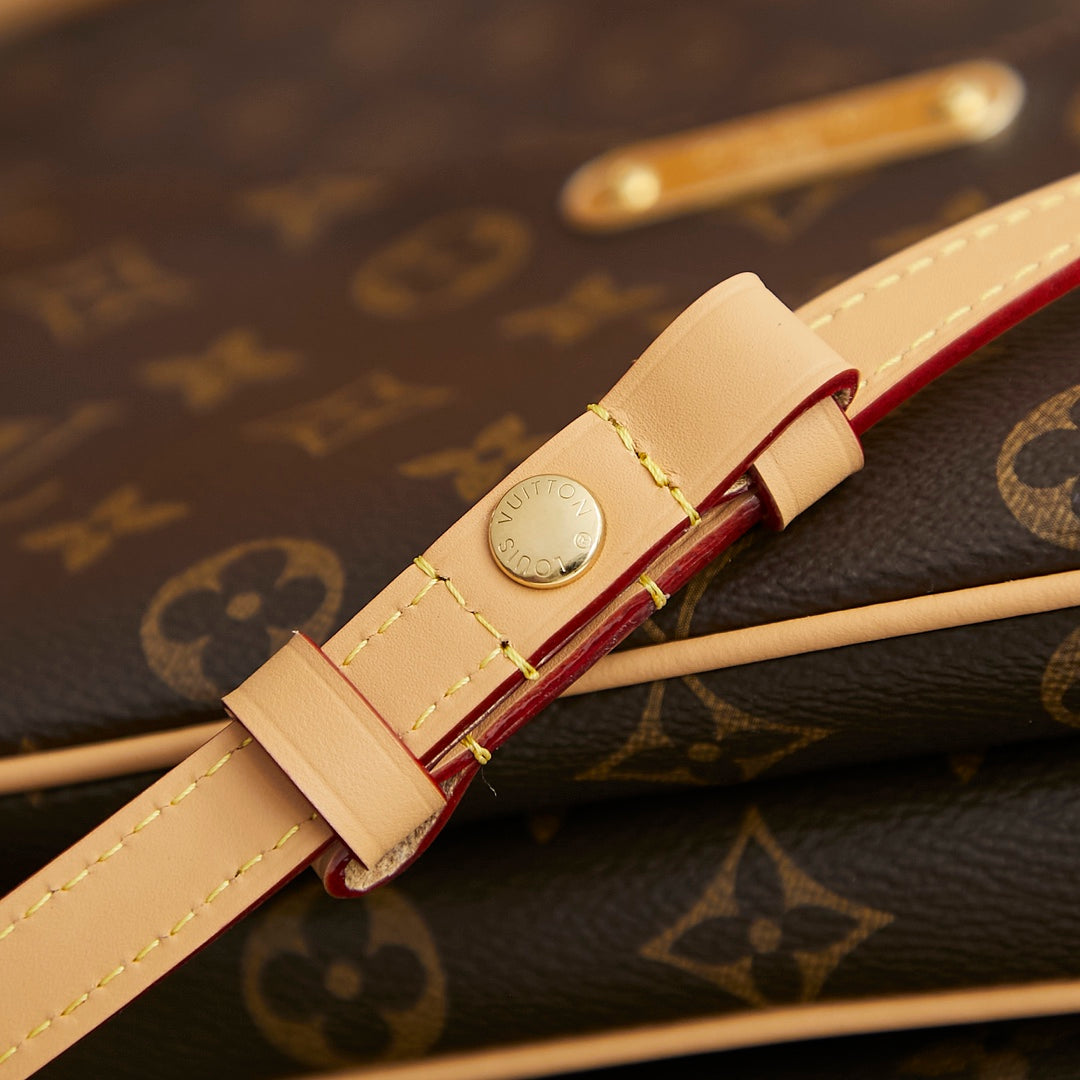 LIV POCHETTE 24 IN BROWN MONOGRAM CANVAS GOLD HARDWARE mysite