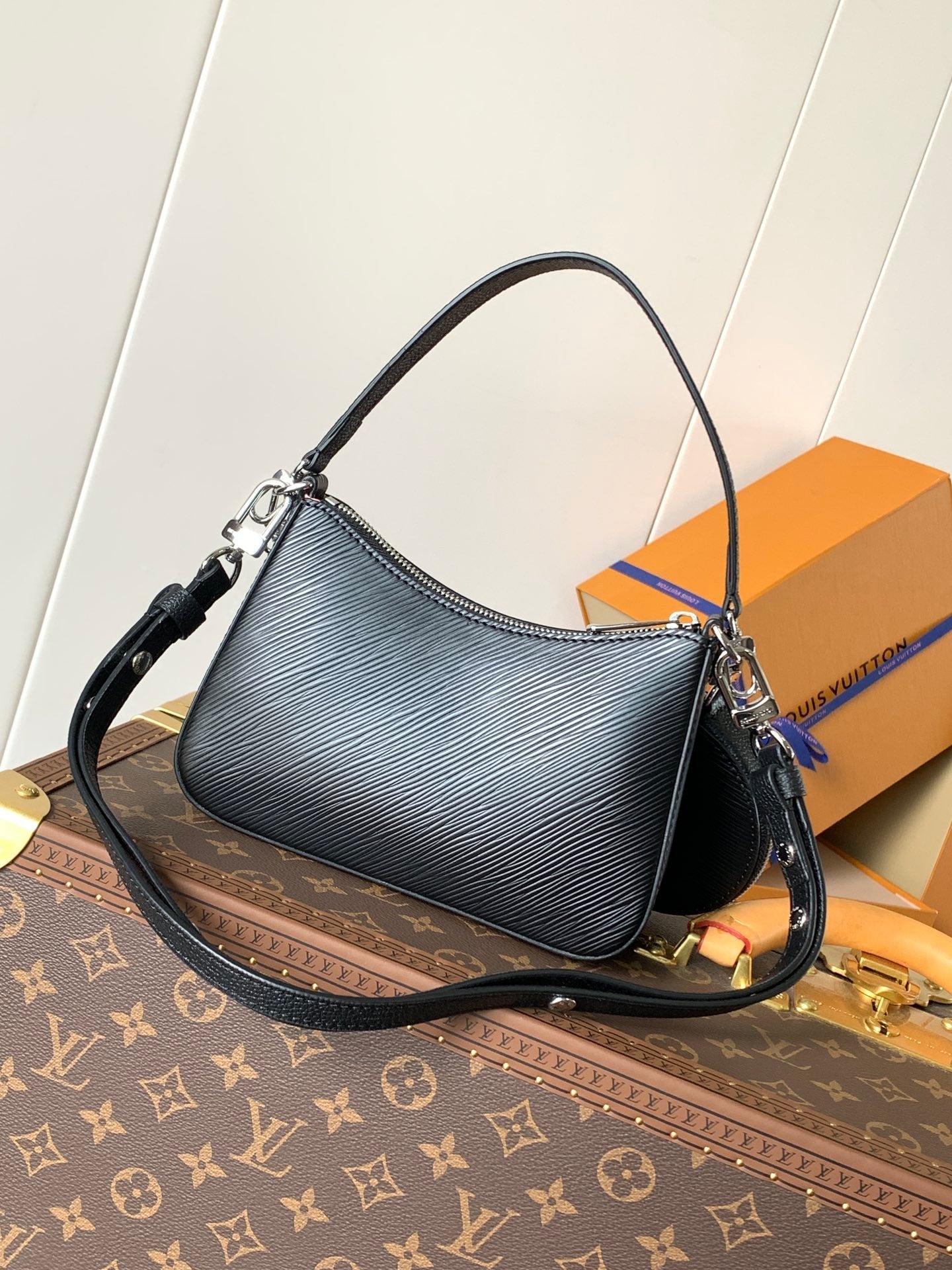LV Marellini 19cm Black Epi Grain Cowhide Metal HW mysite