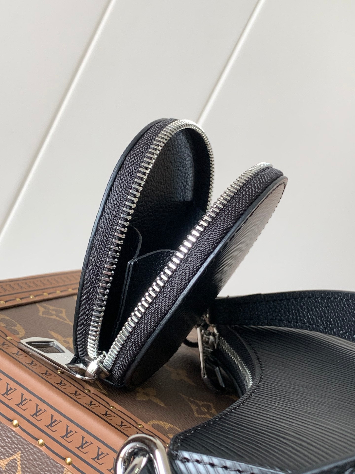 LV Marellini 19cm Black Epi Grain Cowhide Metal HW mysite