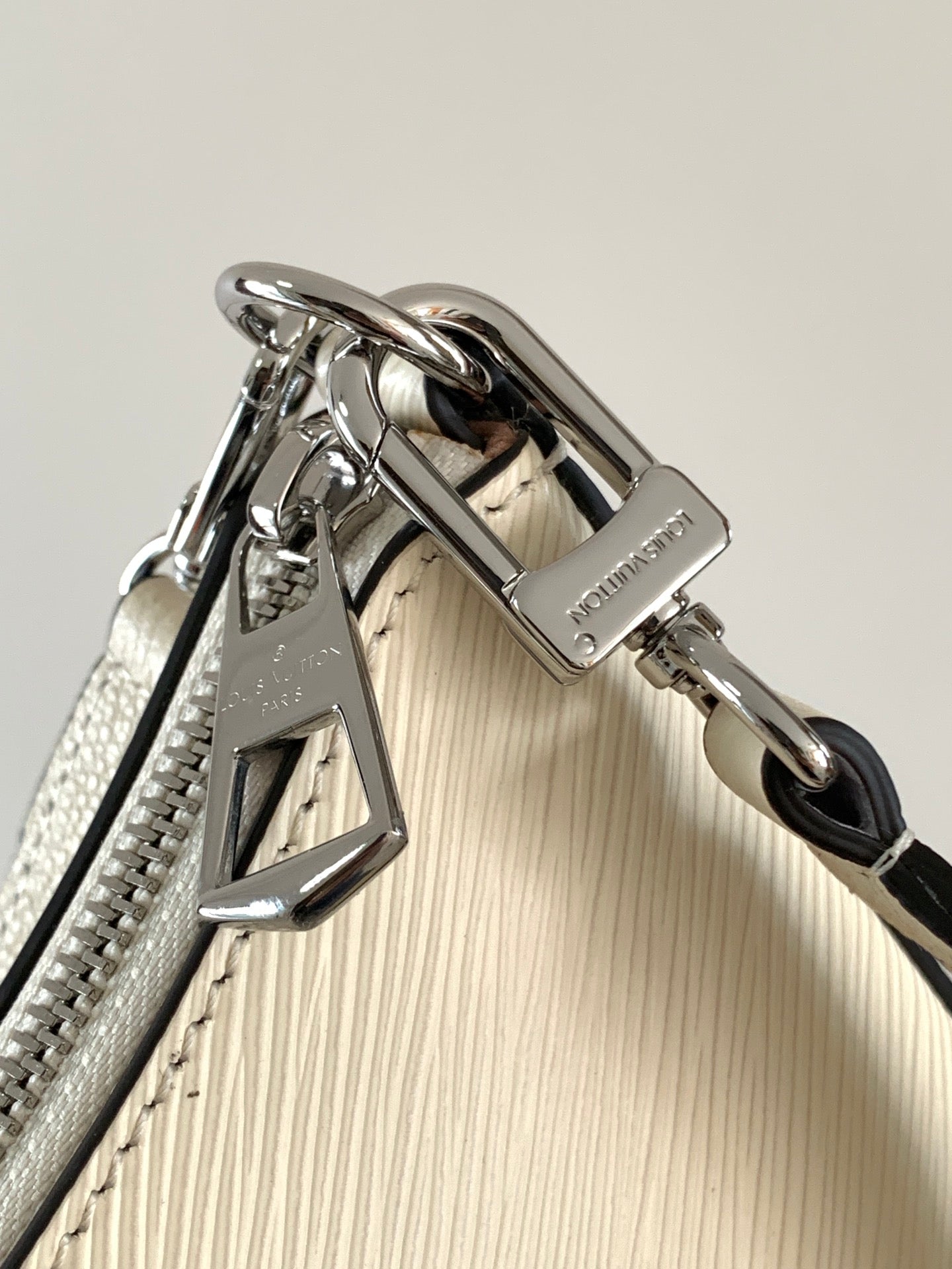 LV Hopscotch Bag 25cm White Grained Epi Cowhide Sliver HW mysite