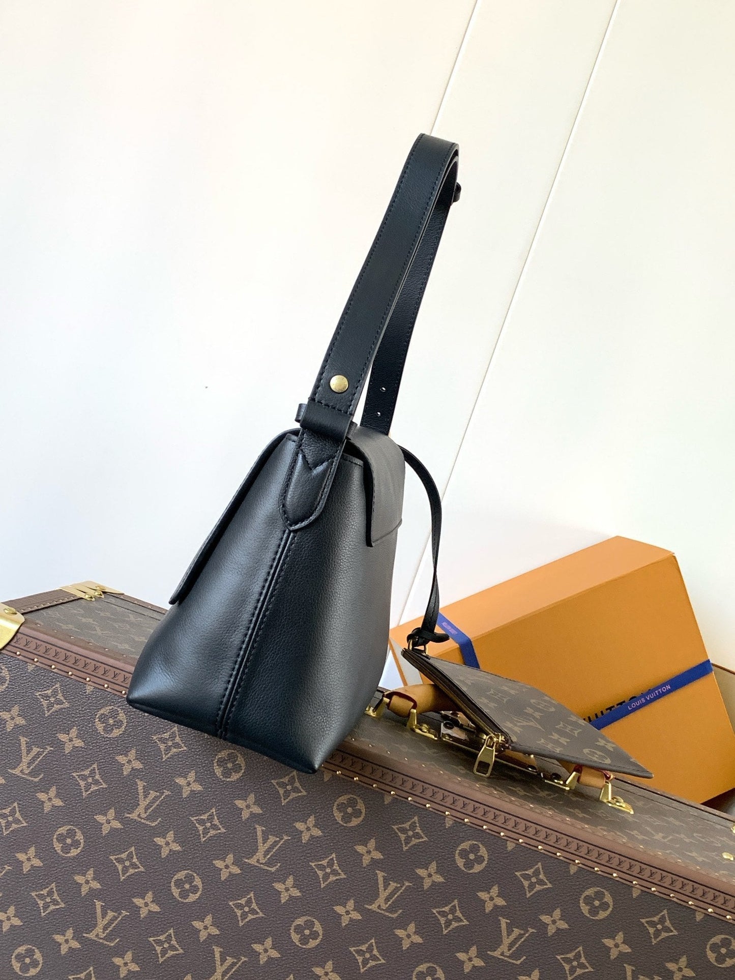 LV Low Key Messenger 30cm Black Calfskin GHW mysite