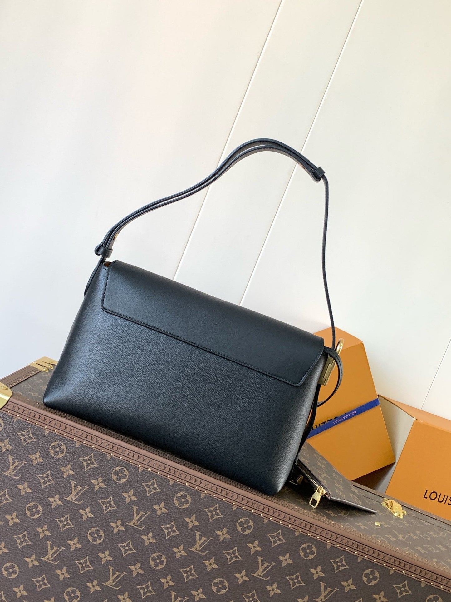 LV Low Key Messenger 30cm Black Calfskin GHW mysite