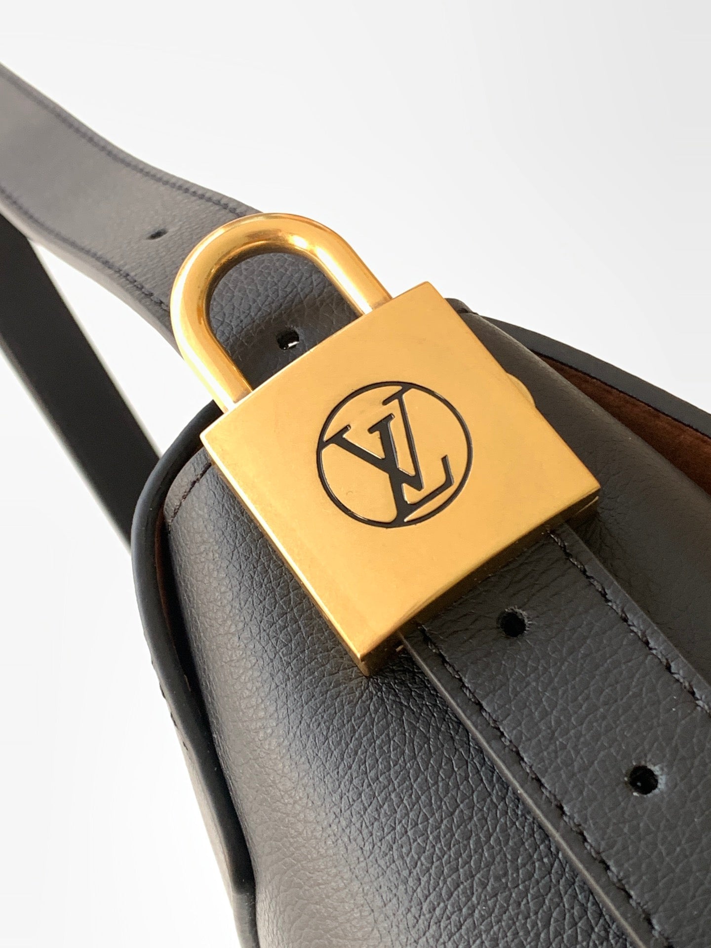 LV Low Key Messenger 30cm Black Calfskin GHW mysite