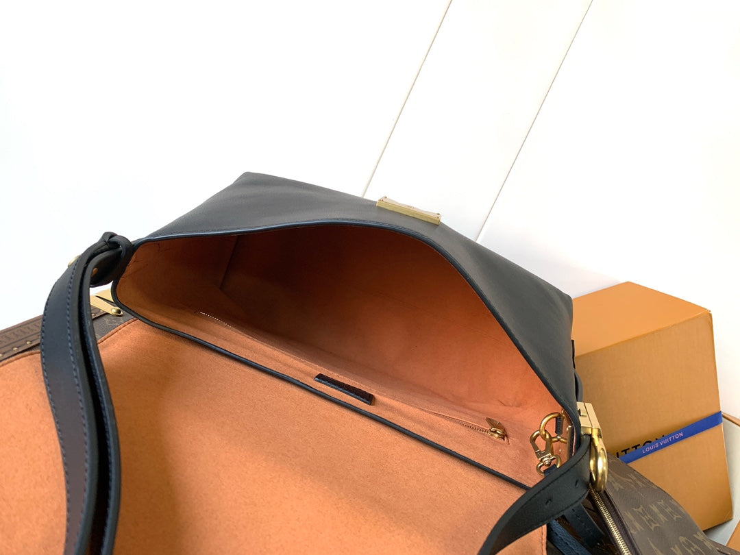 LV Low Key Messenger 30cm Black Calfskin GHW mysite