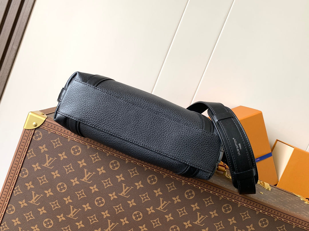 LV Nano LV Biker 30cm Black Sheepskin & Cowhide Metal mysite