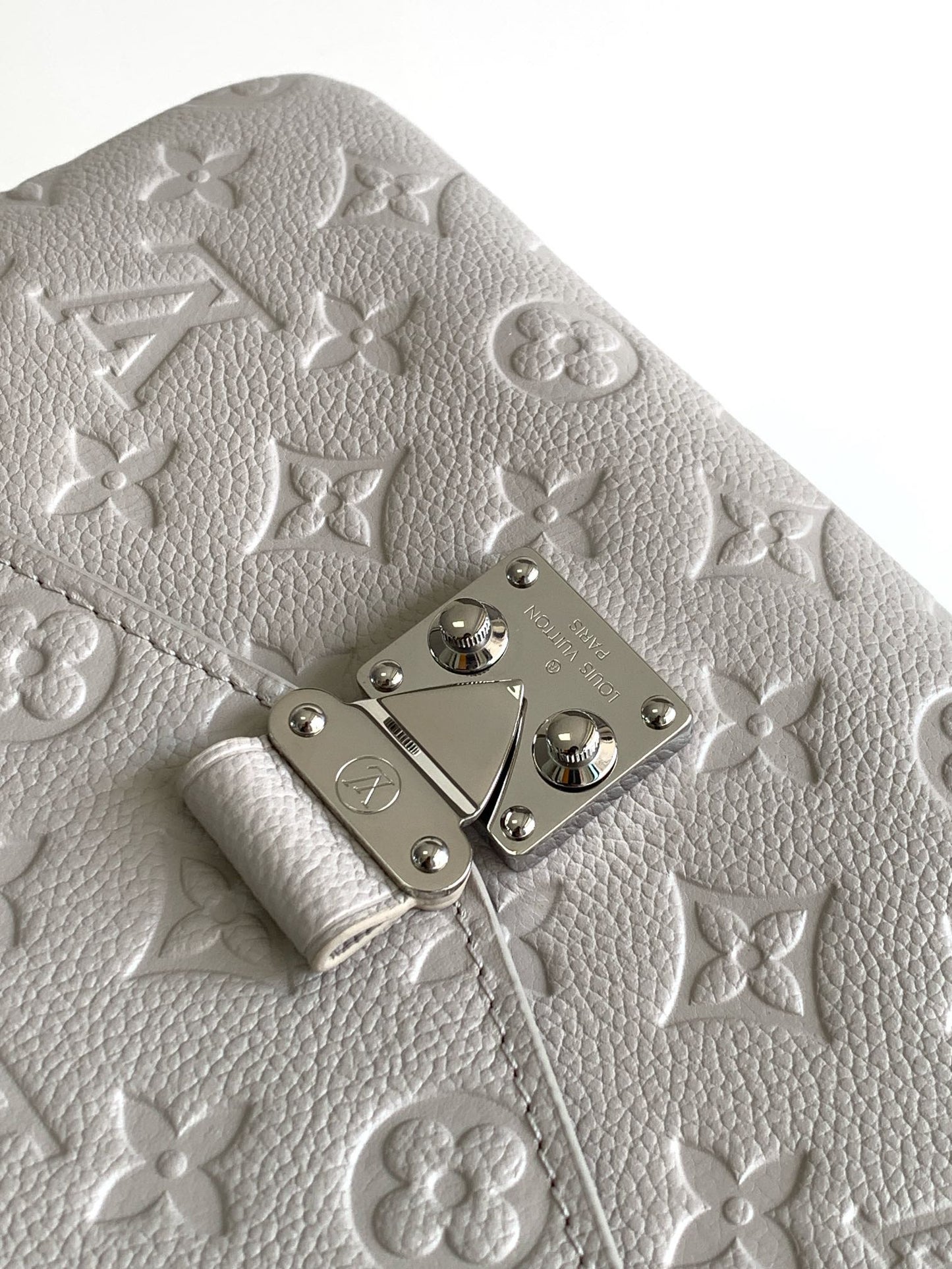 LV Pochette Métis 25cm Brume Gray Cowhide mysite