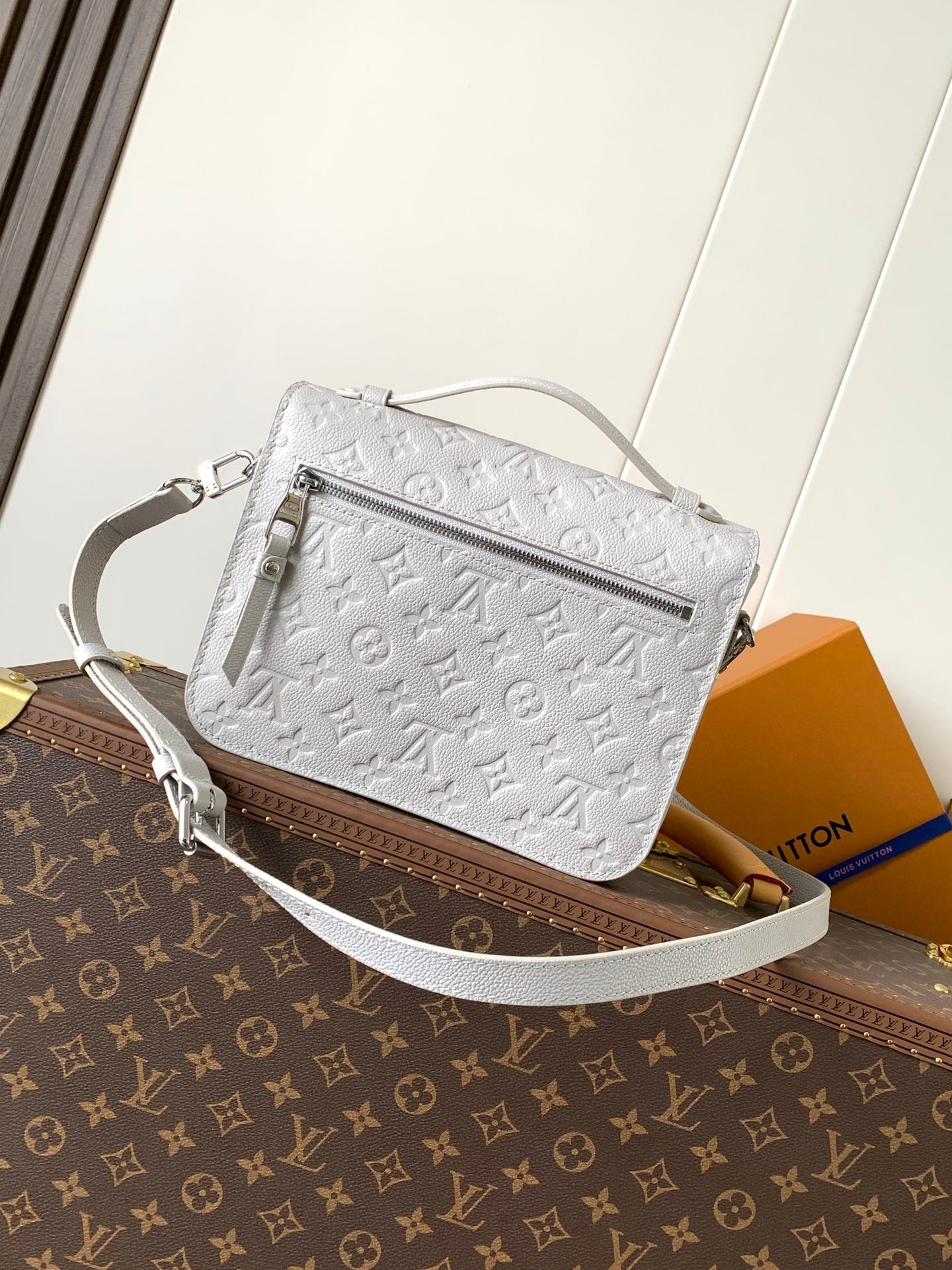 LV Pochette Métis 25cm Brume Gray Cowhide mysite