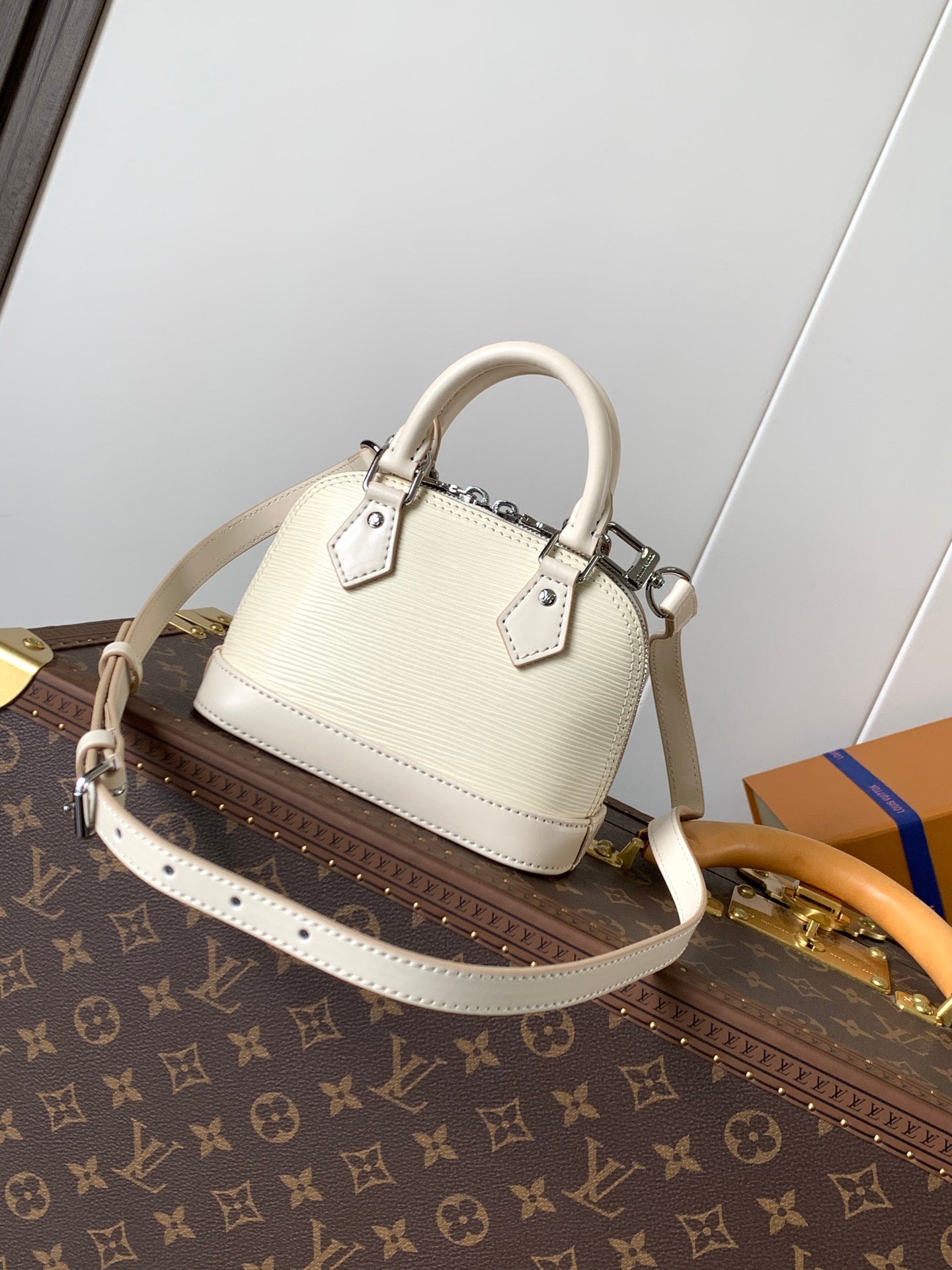 LV Alma BB Handbag 18cm White Epi Cowhide Metal HW mysite