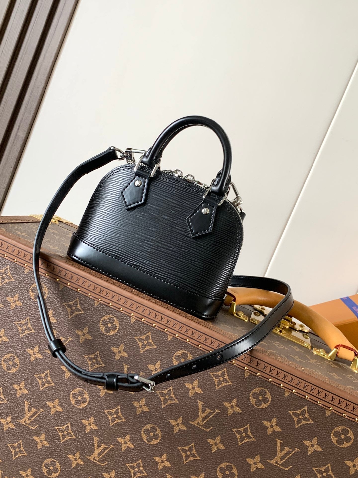 LV Alma BB Handbag 18cm Black Epi Cowhide Metal HW mysite