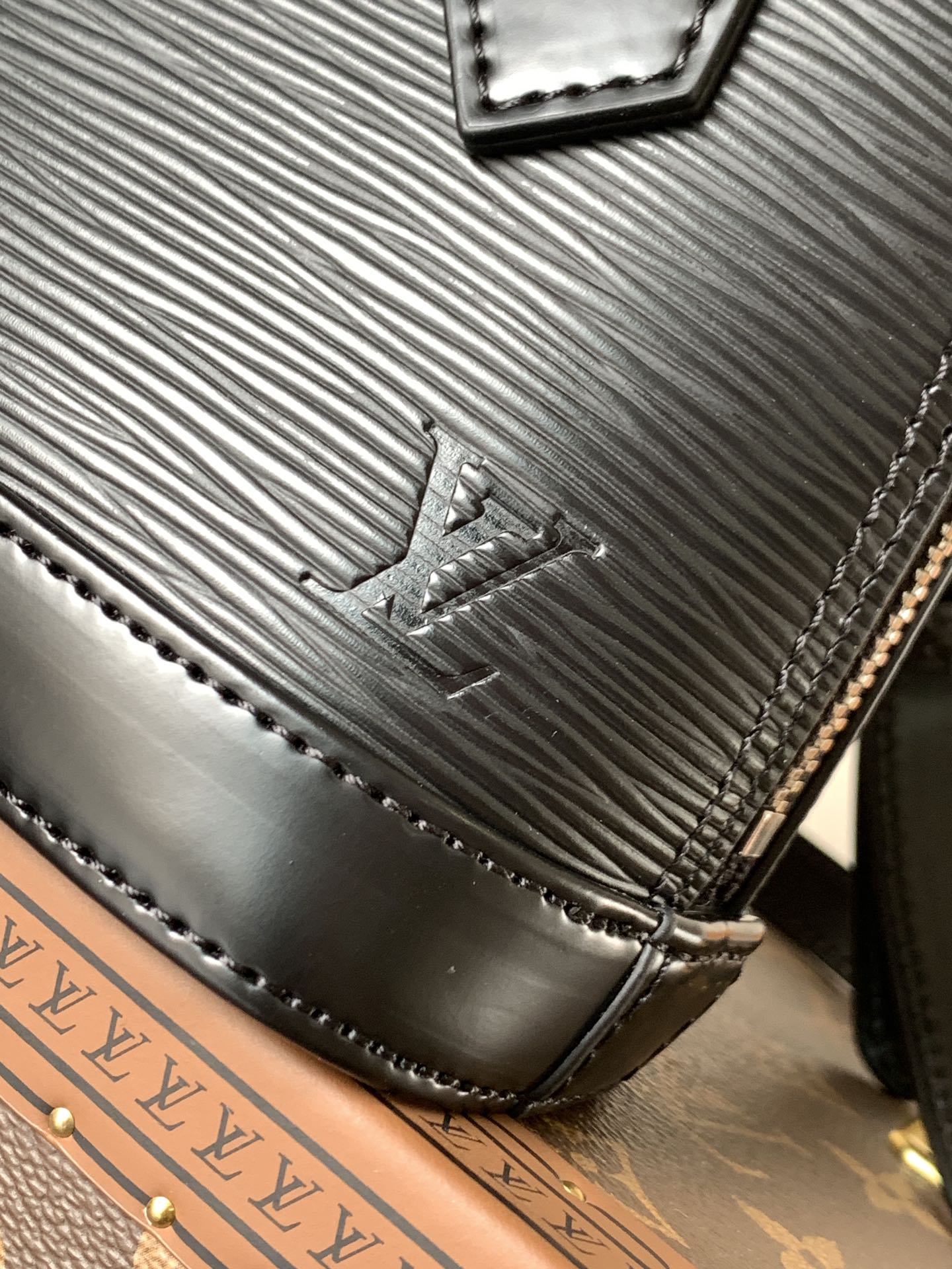 LV Alma BB Handbag 18cm Black Epi Cowhide Metal HW mysite